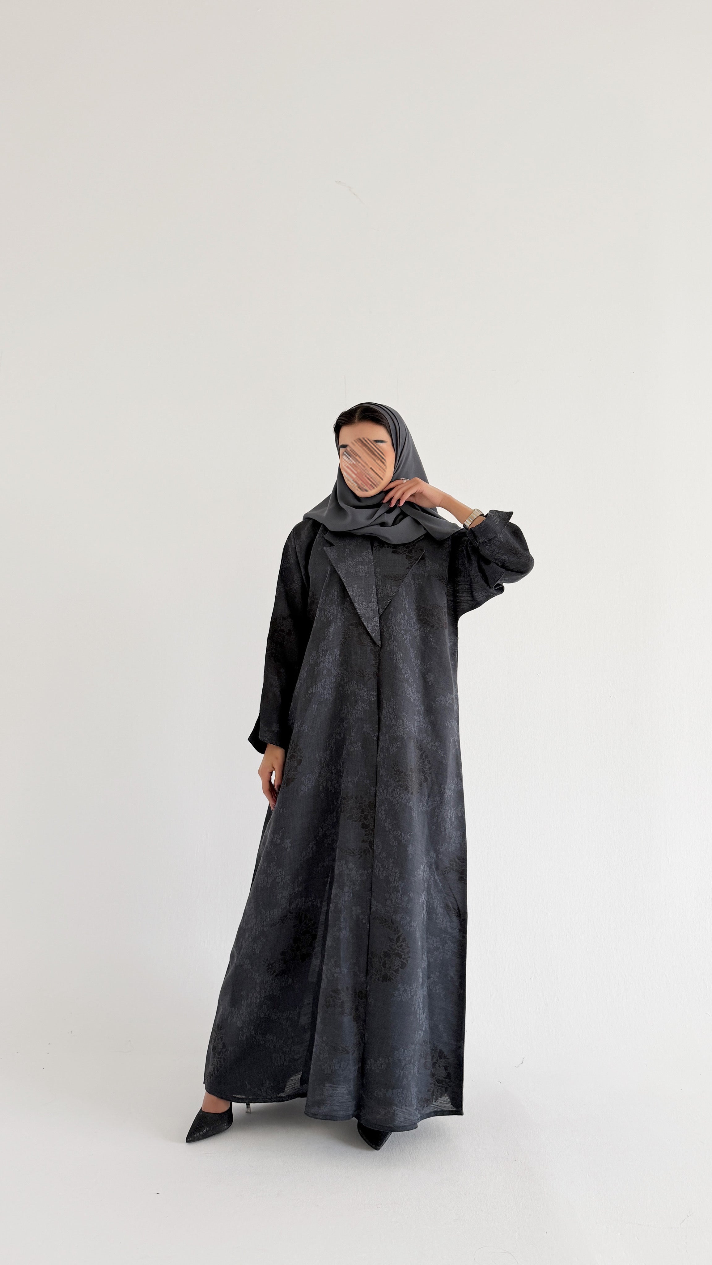 MWT1000 - عباية لنن مطرزة - Aya