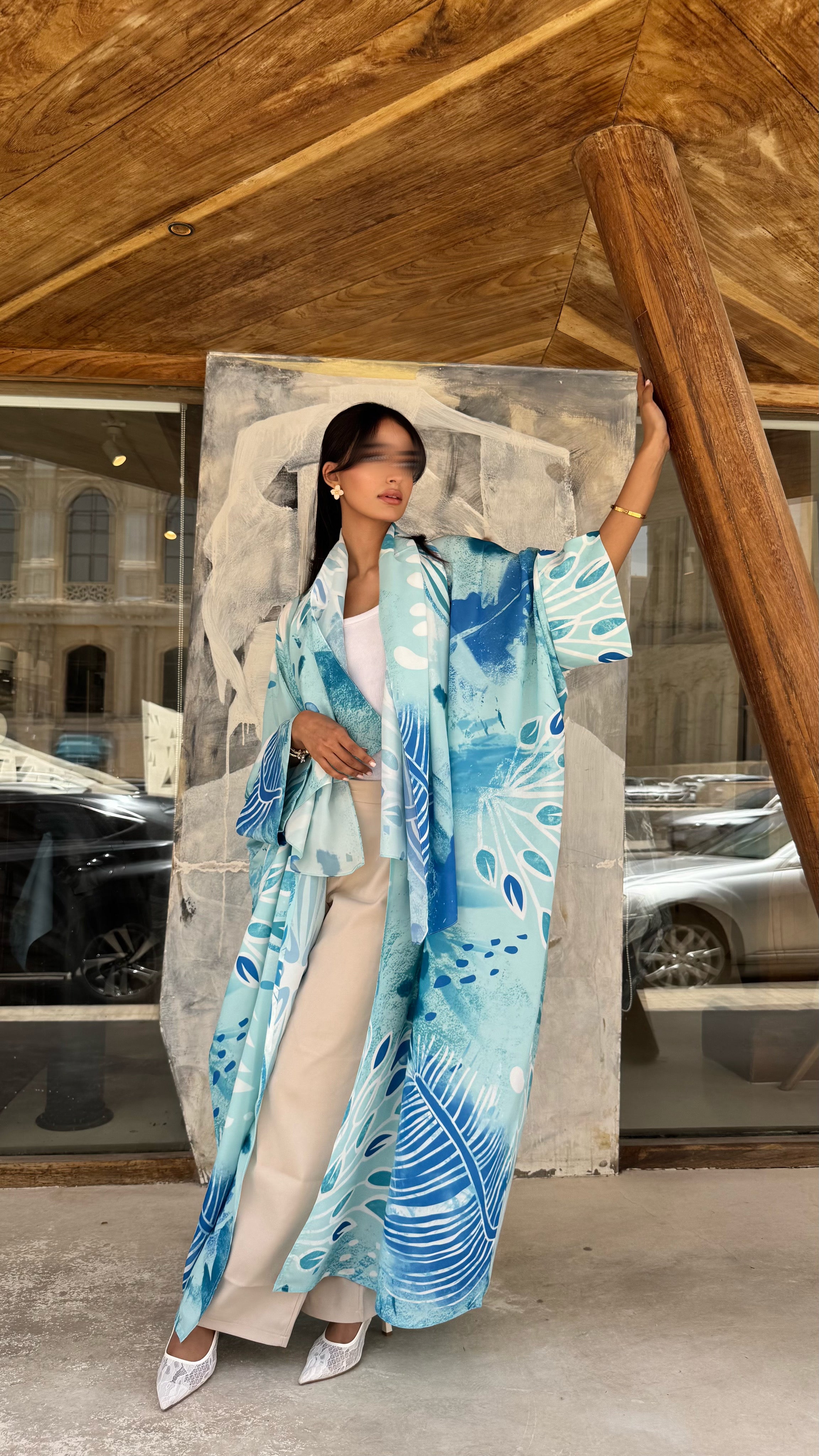 MW645 - Light Crepe Standing with Jacquard Half-Cloche