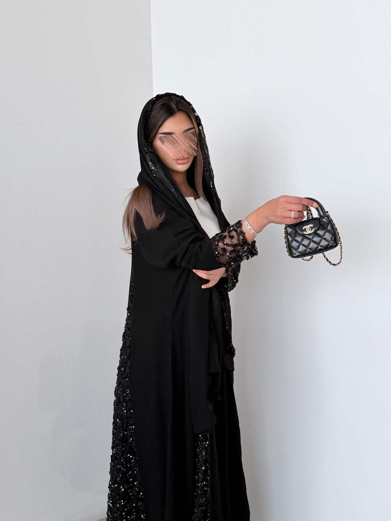 MWT2012 - عباية كريب أسود مع تدخيله دانتيل اسود - Aya