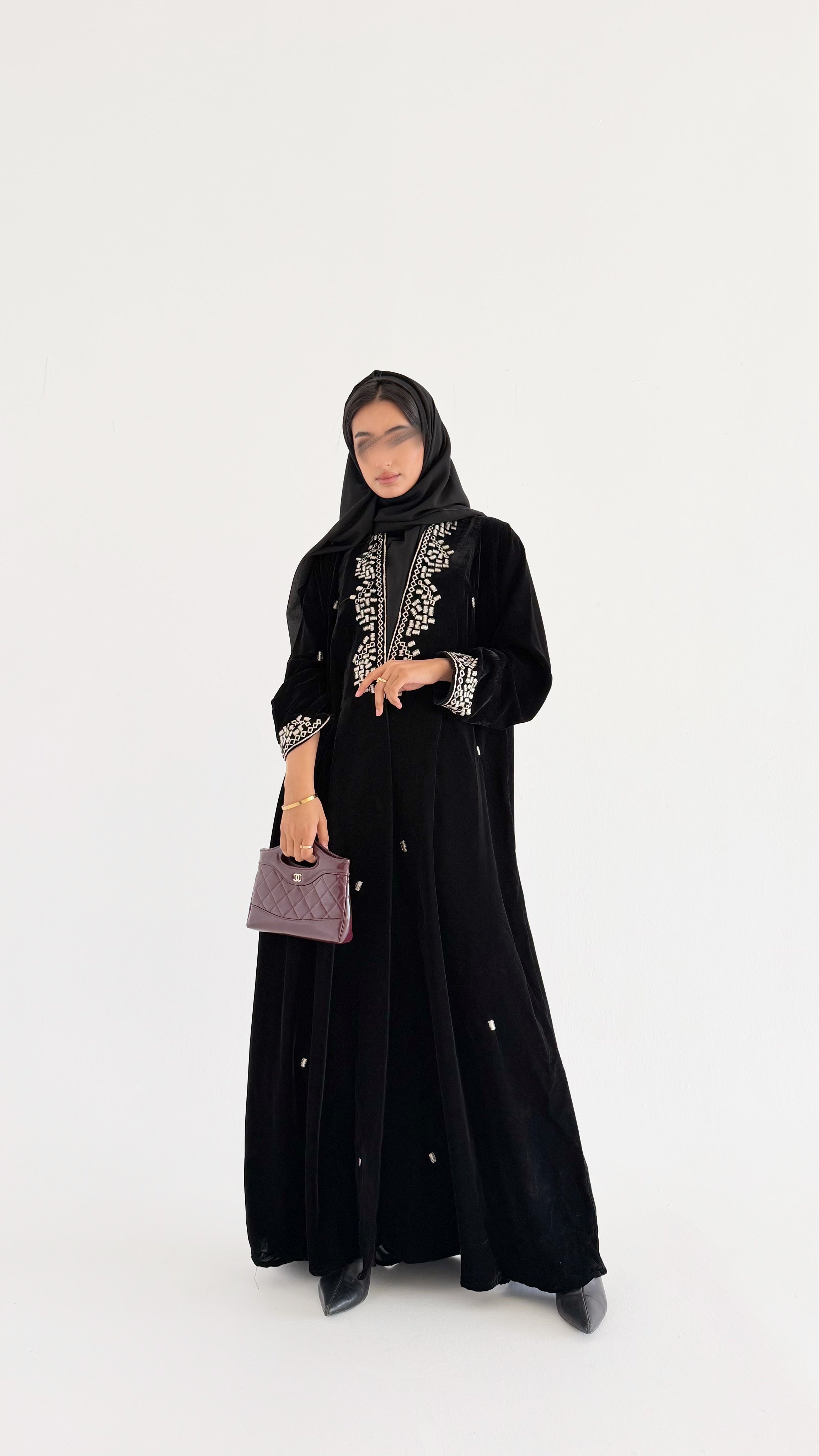 MW645 - Light Crepe Standing with Jacquard Half-Cloche