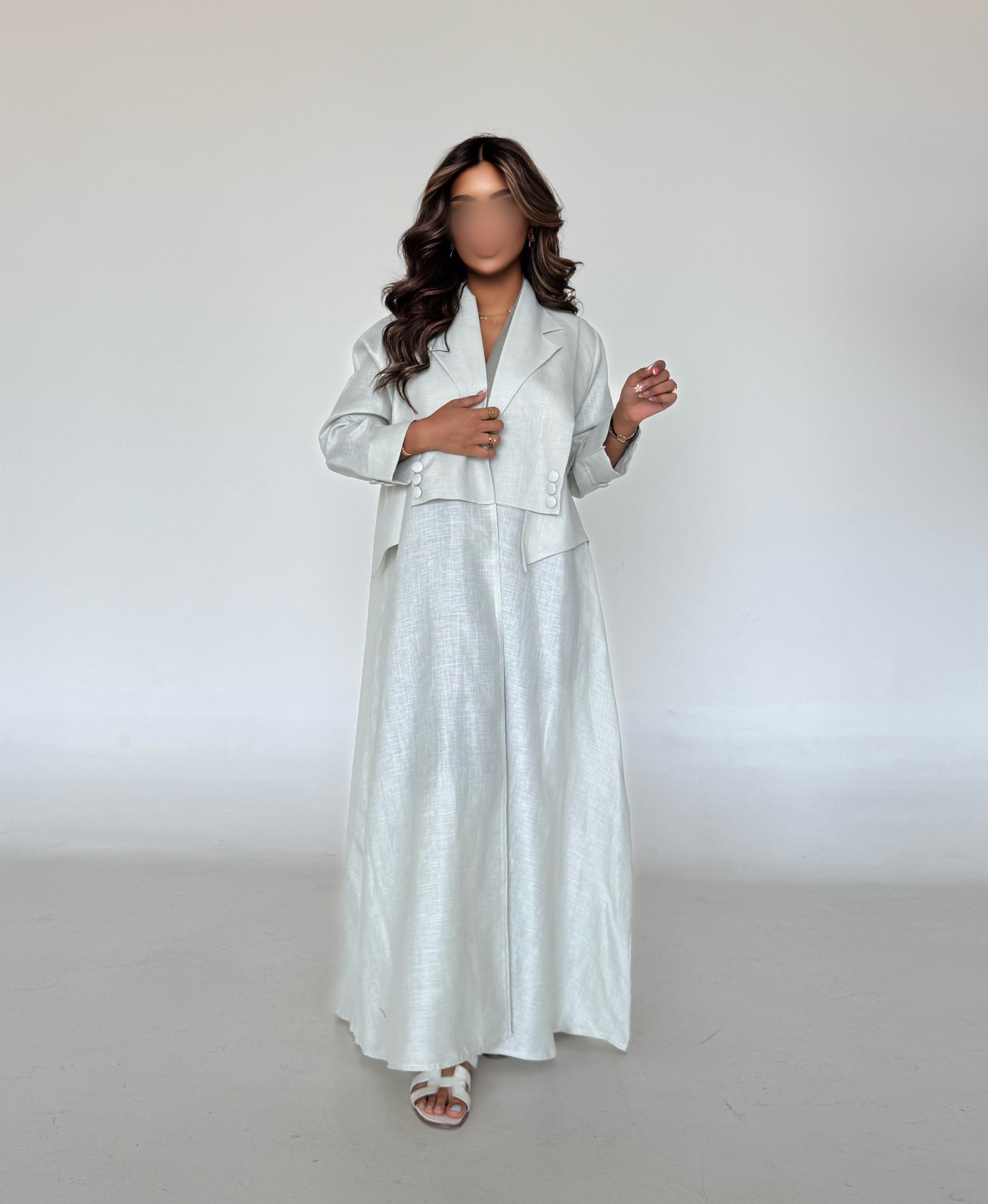 MW645 - Light Crepe Standing with Jacquard Half-Cloche