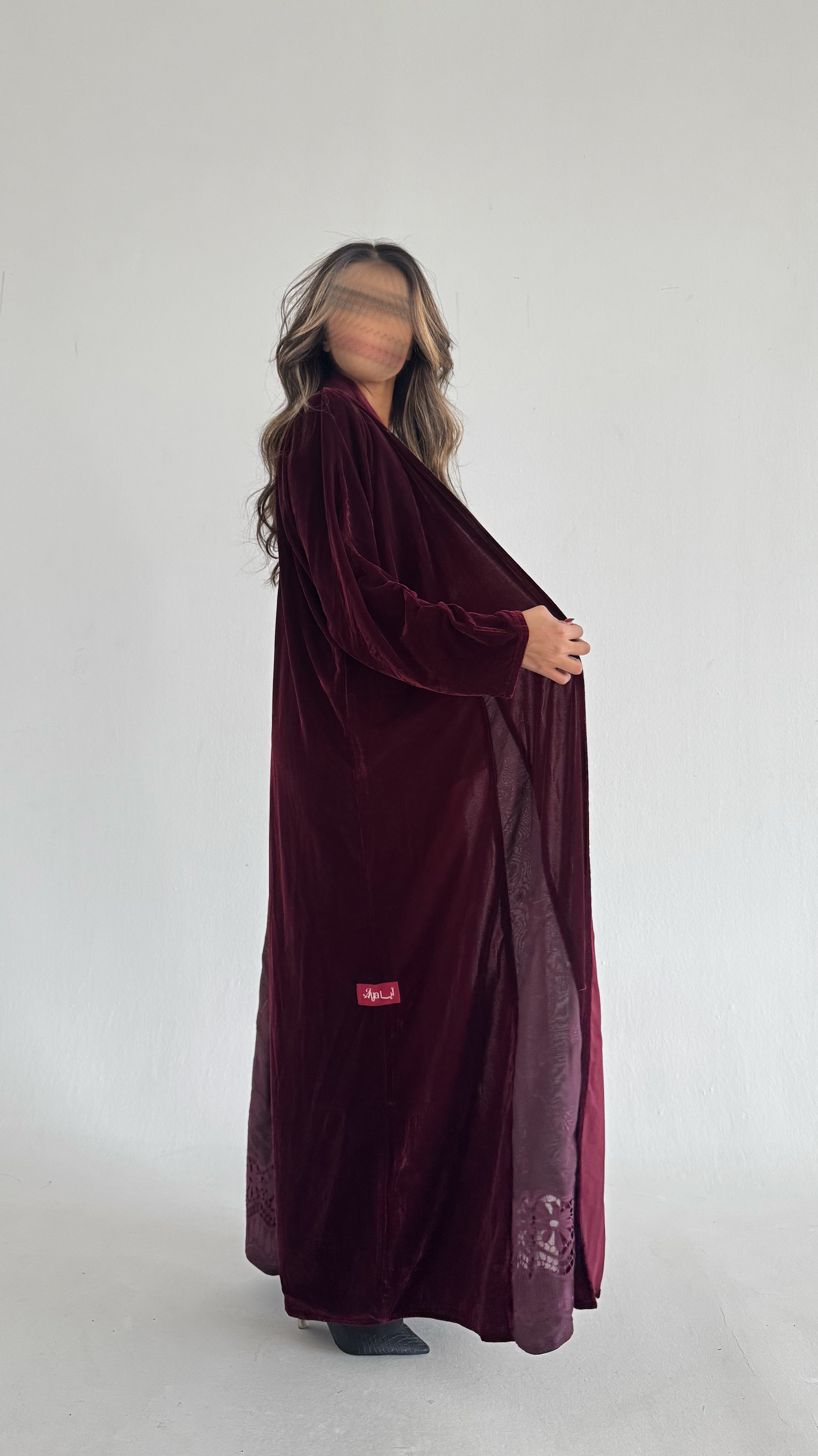 MWT532 - عباية عنابي مع تدخيلة دانتيل - Aya