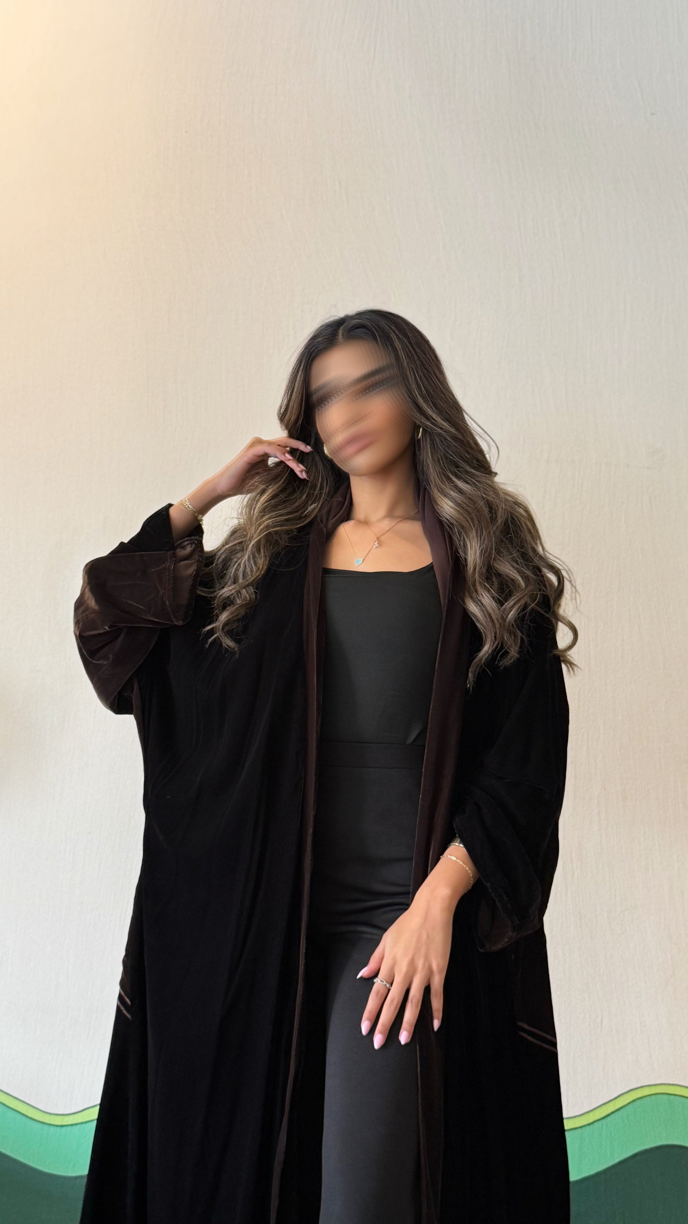 MW1754 - عباية بني مخمل مع اضافة تطريز يدوي - Aya