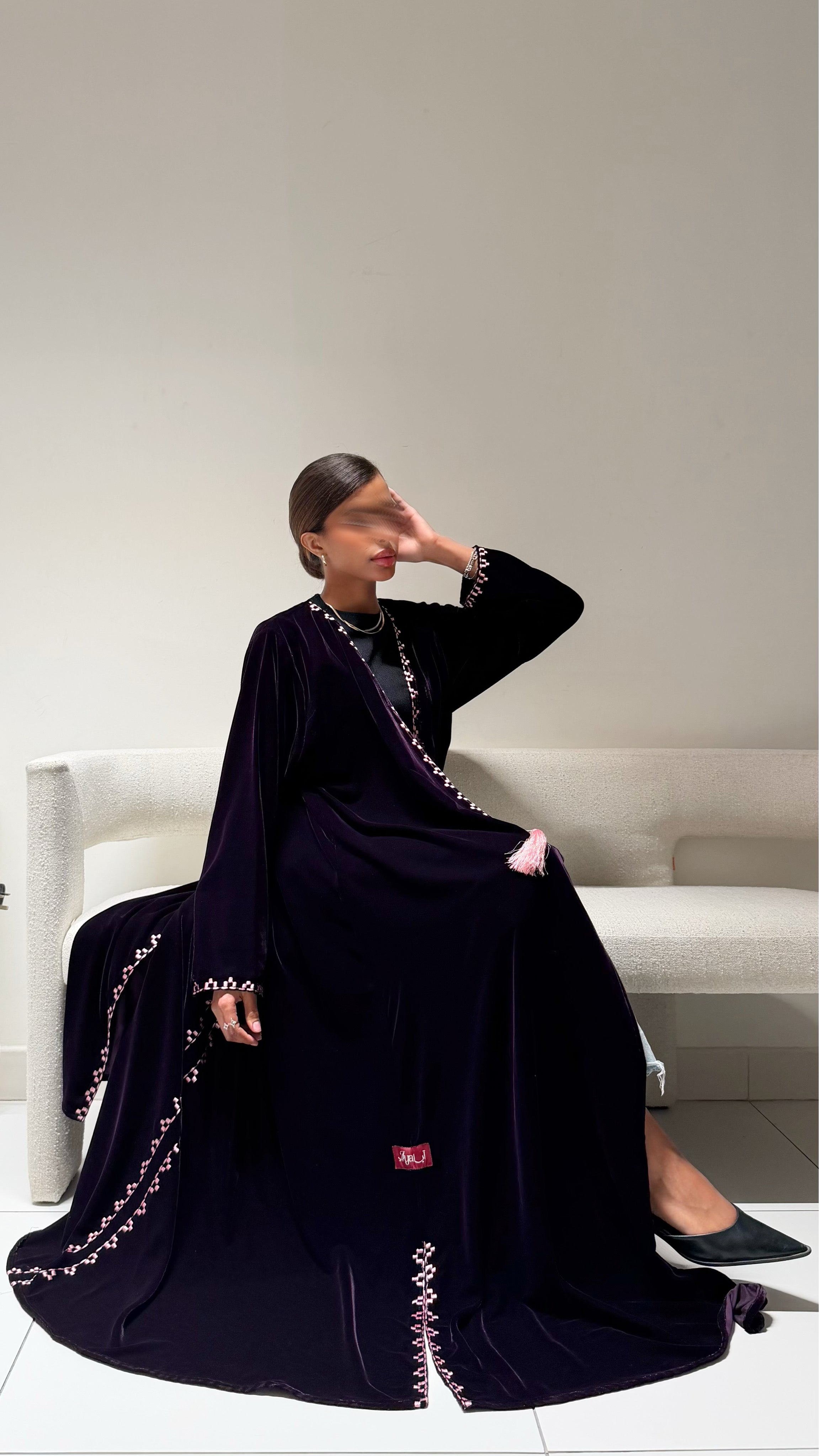 MW645 - Light Crepe Standing with Jacquard Half-Cloche