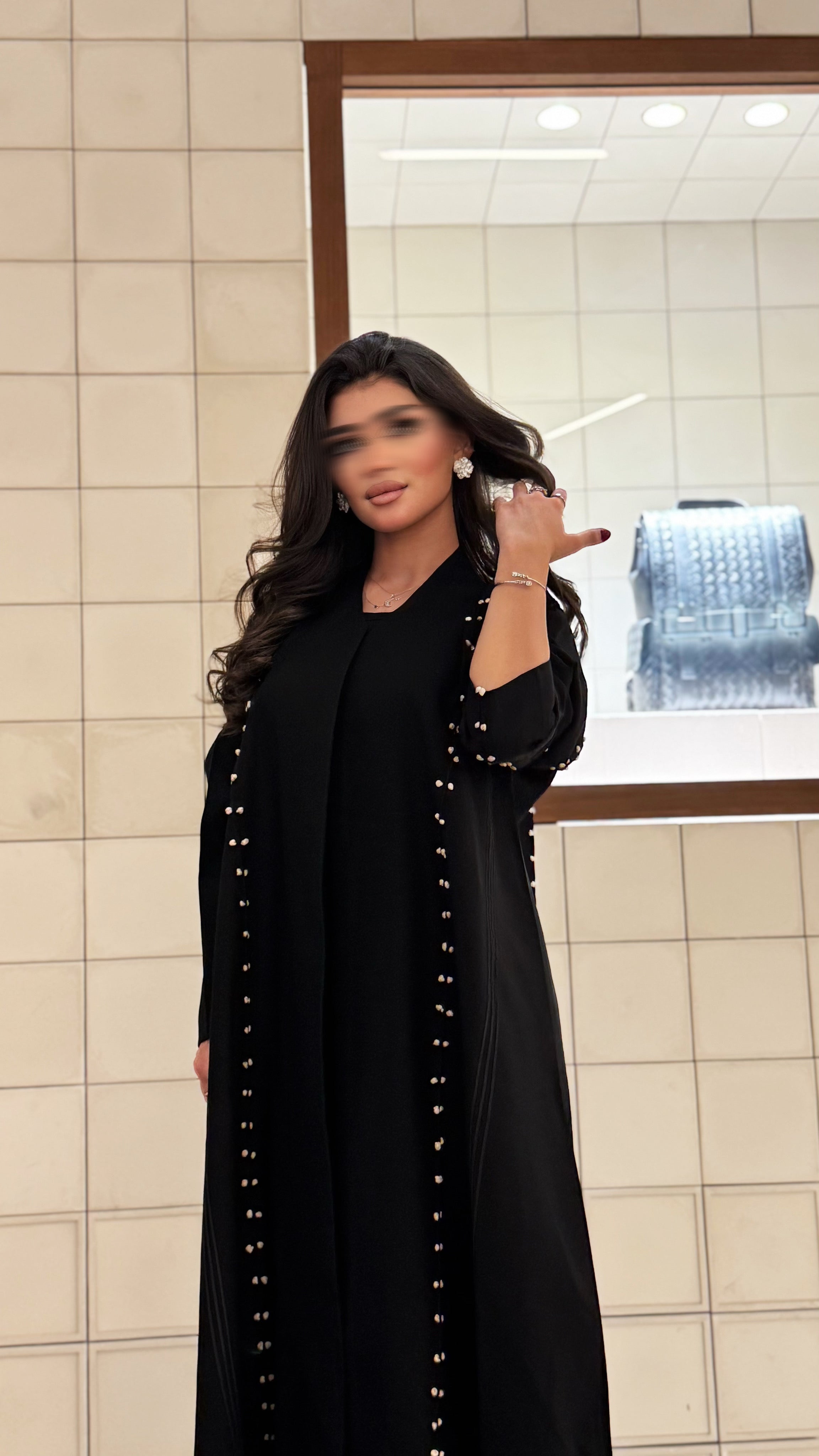 MW1266 - عباية سوداء بتطريز يدوي ابيض - Aya