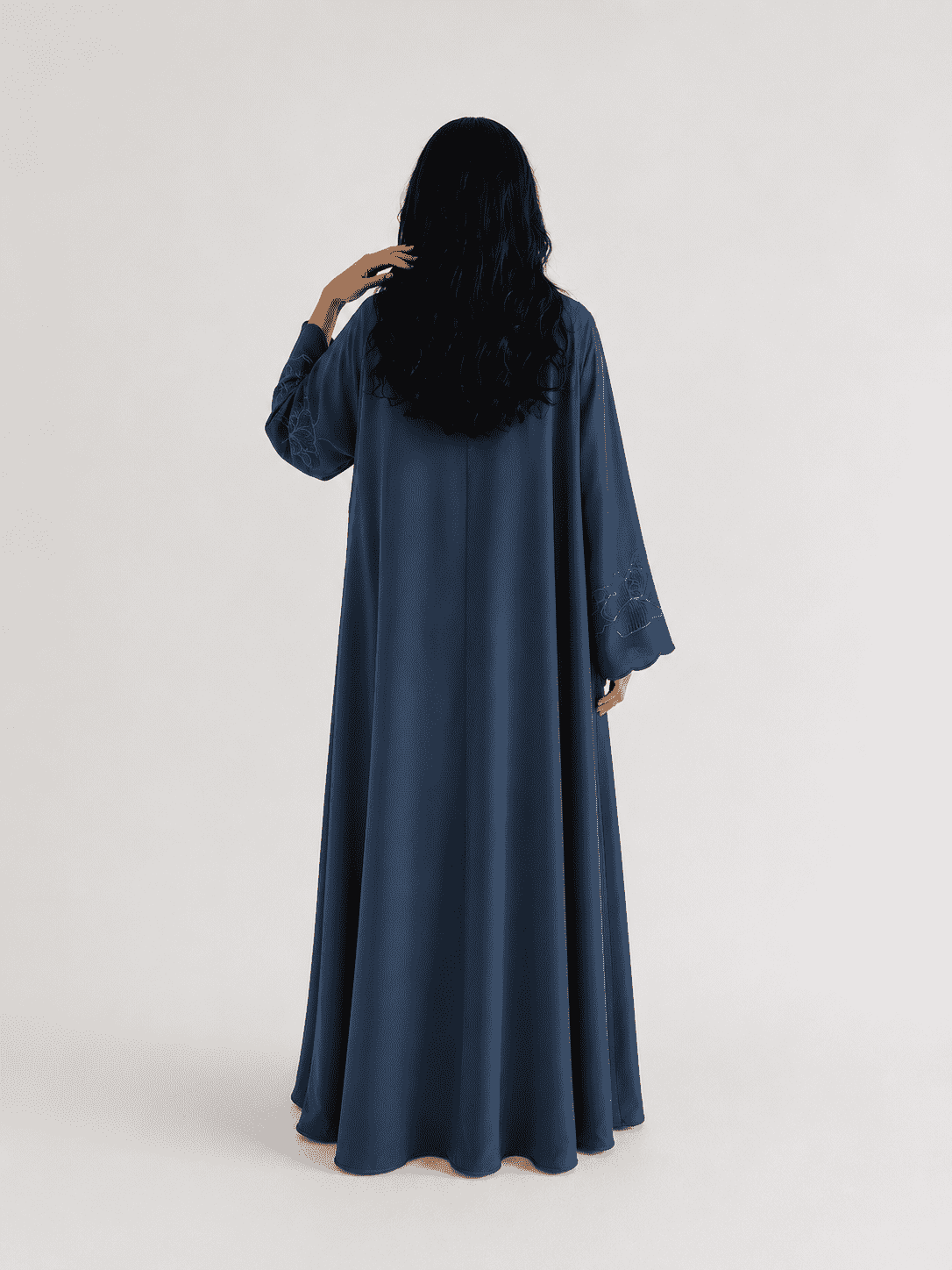 MWT4029 - عباية باللون الازرق مع تطريز على الاكمام - Aya