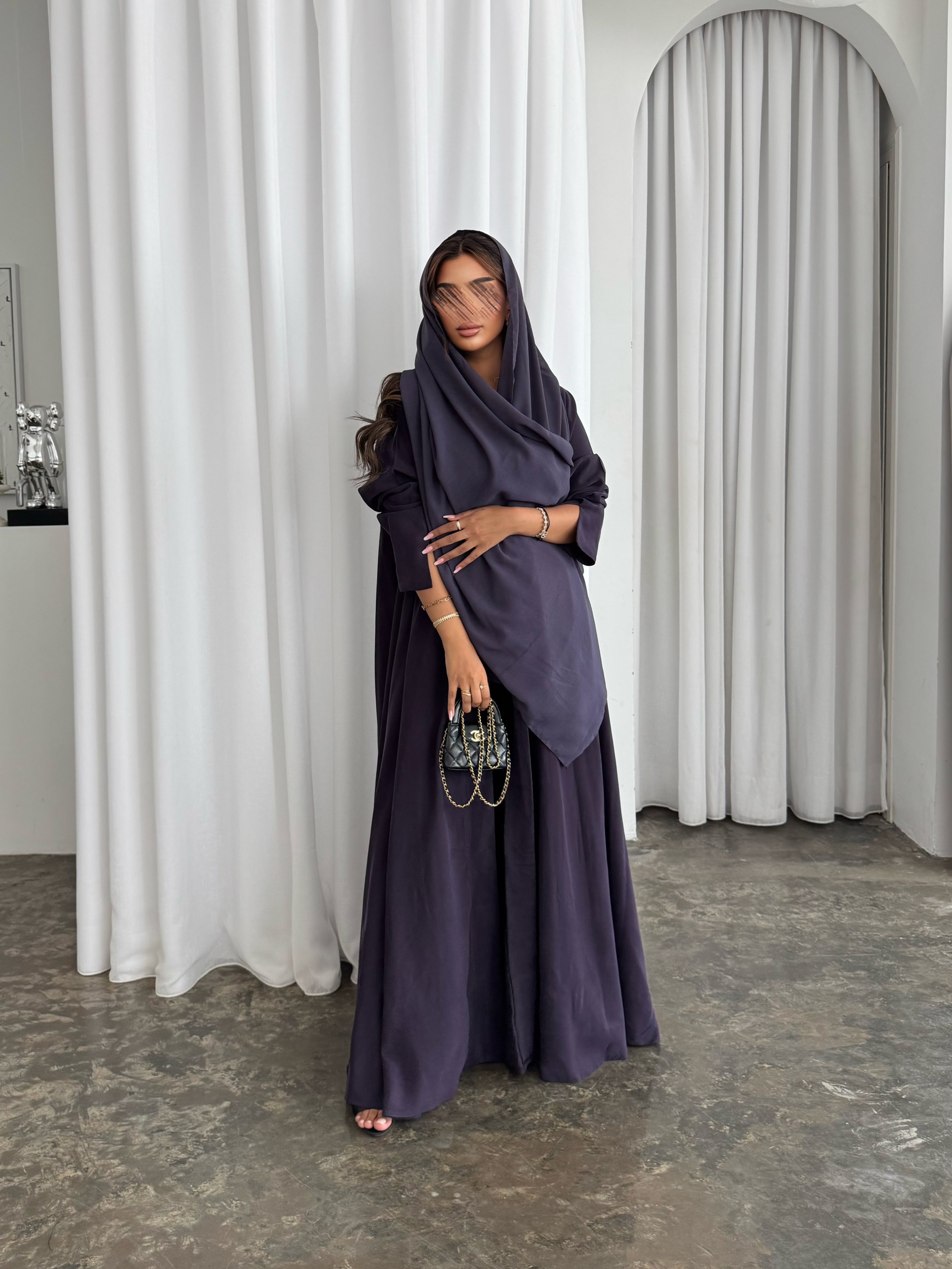MWT493 - عباية موف سادة