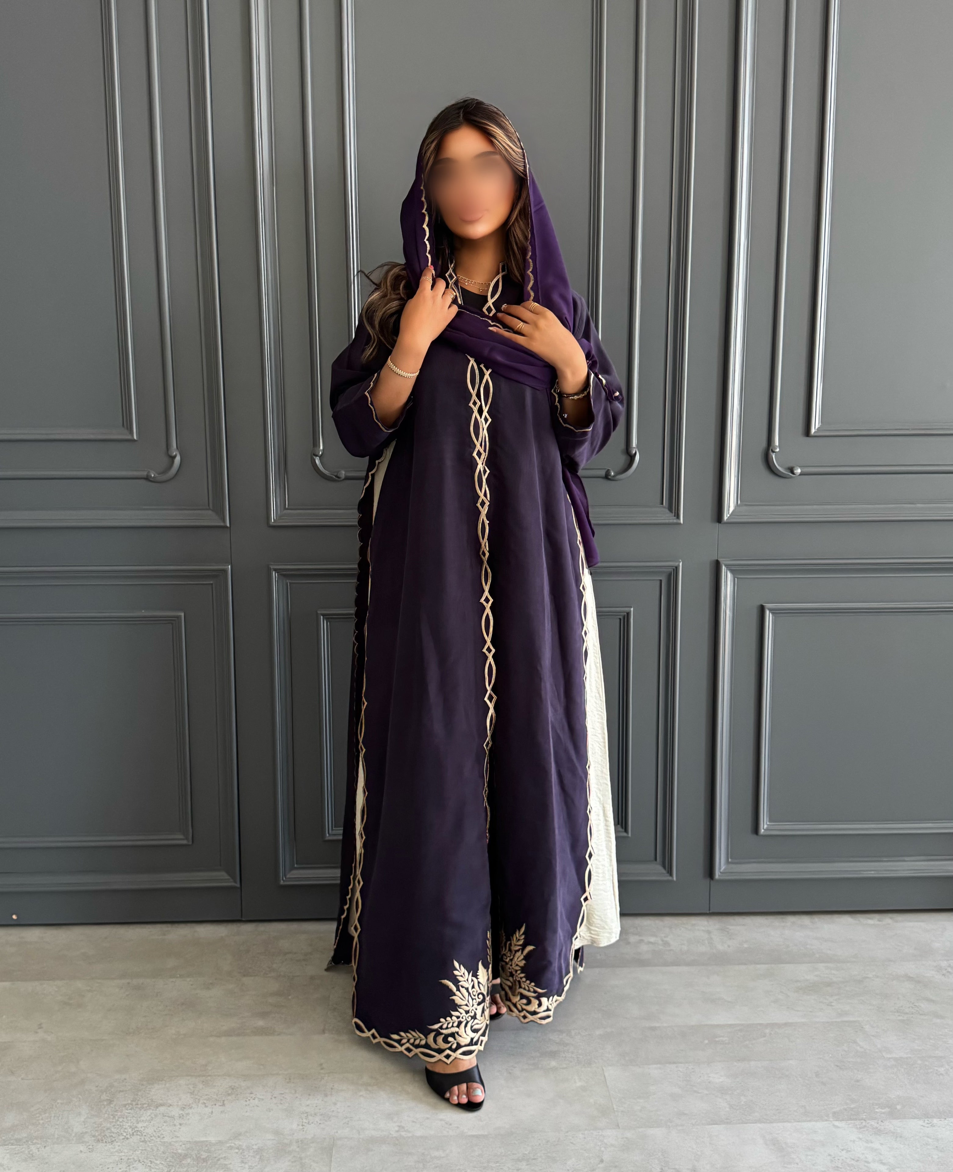 MW645 - Light Crepe Standing with Jacquard Half-Cloche