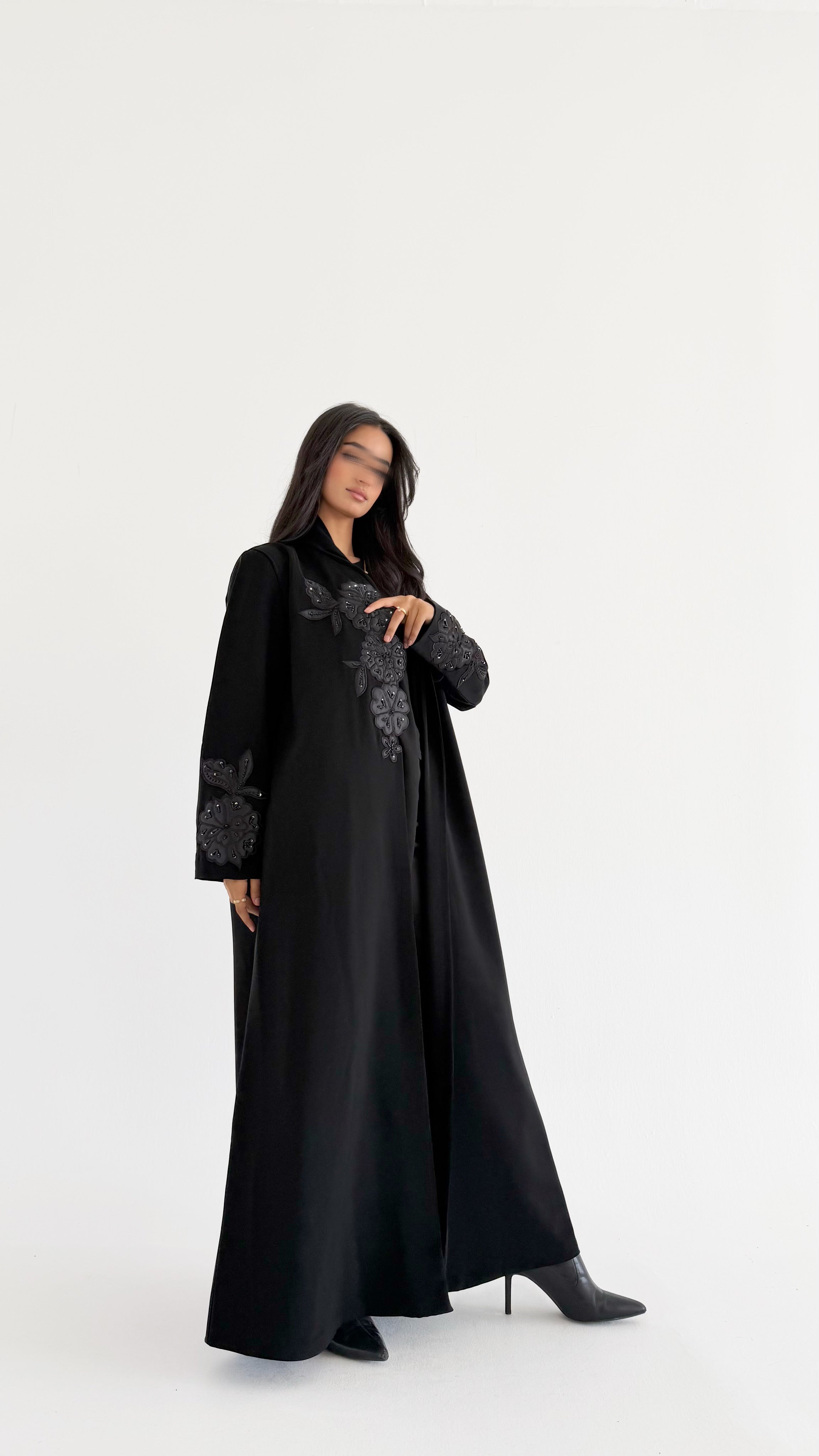 MW645 - Light Crepe Standing with Jacquard Half-Cloche