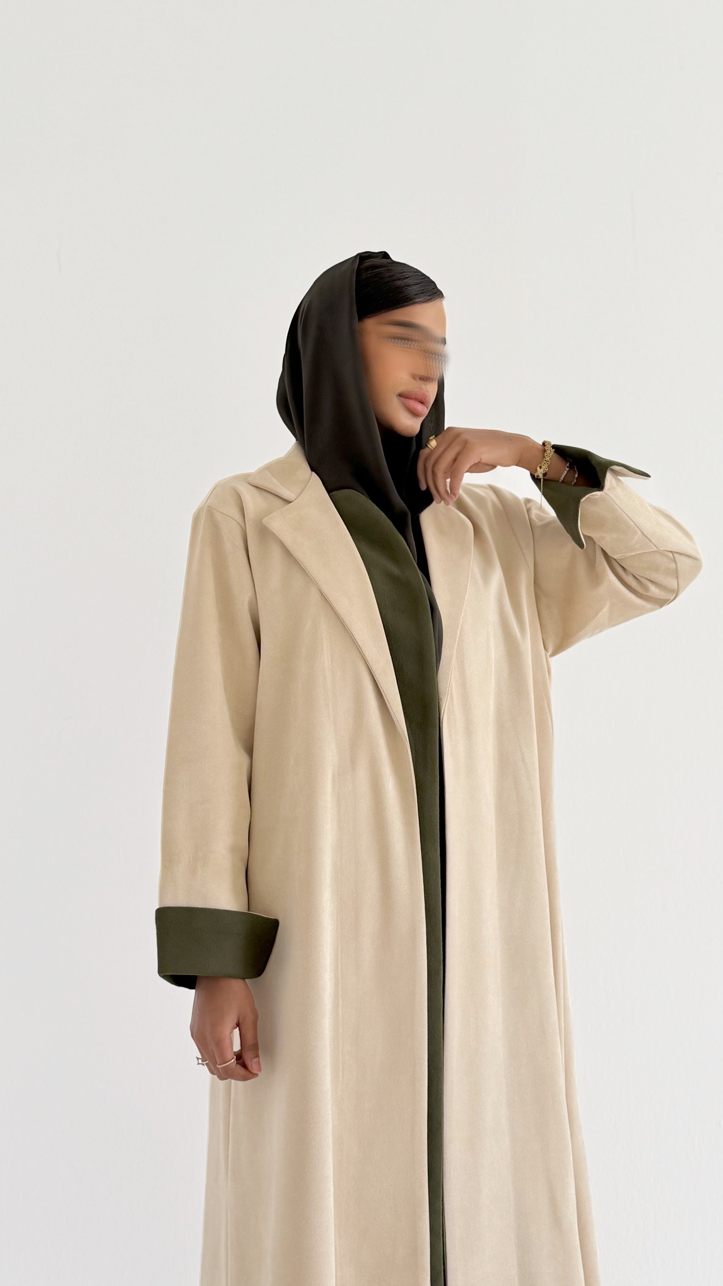 MW645 - Light Crepe Standing with Jacquard Half-Cloche