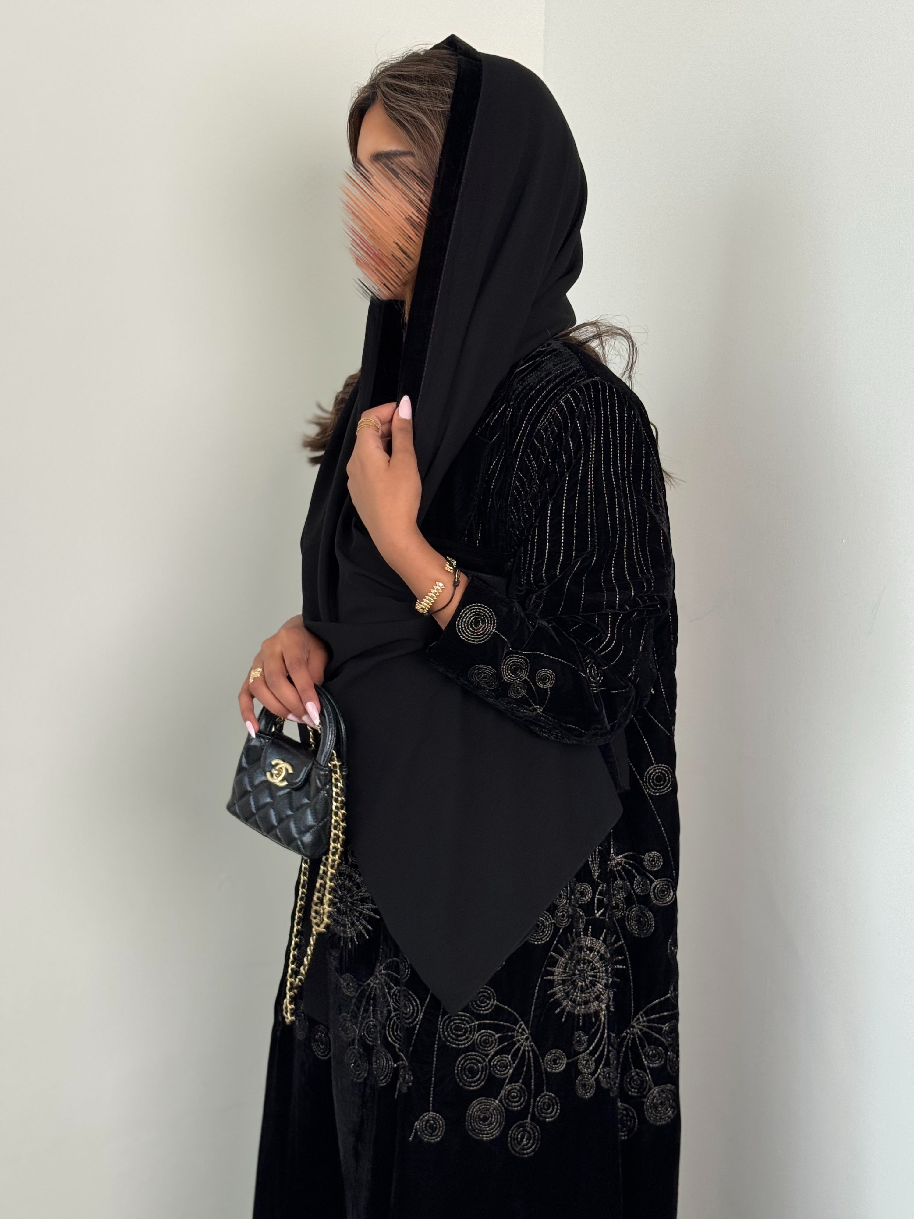 MWT556 - عباية مخمل تطريز - Aya