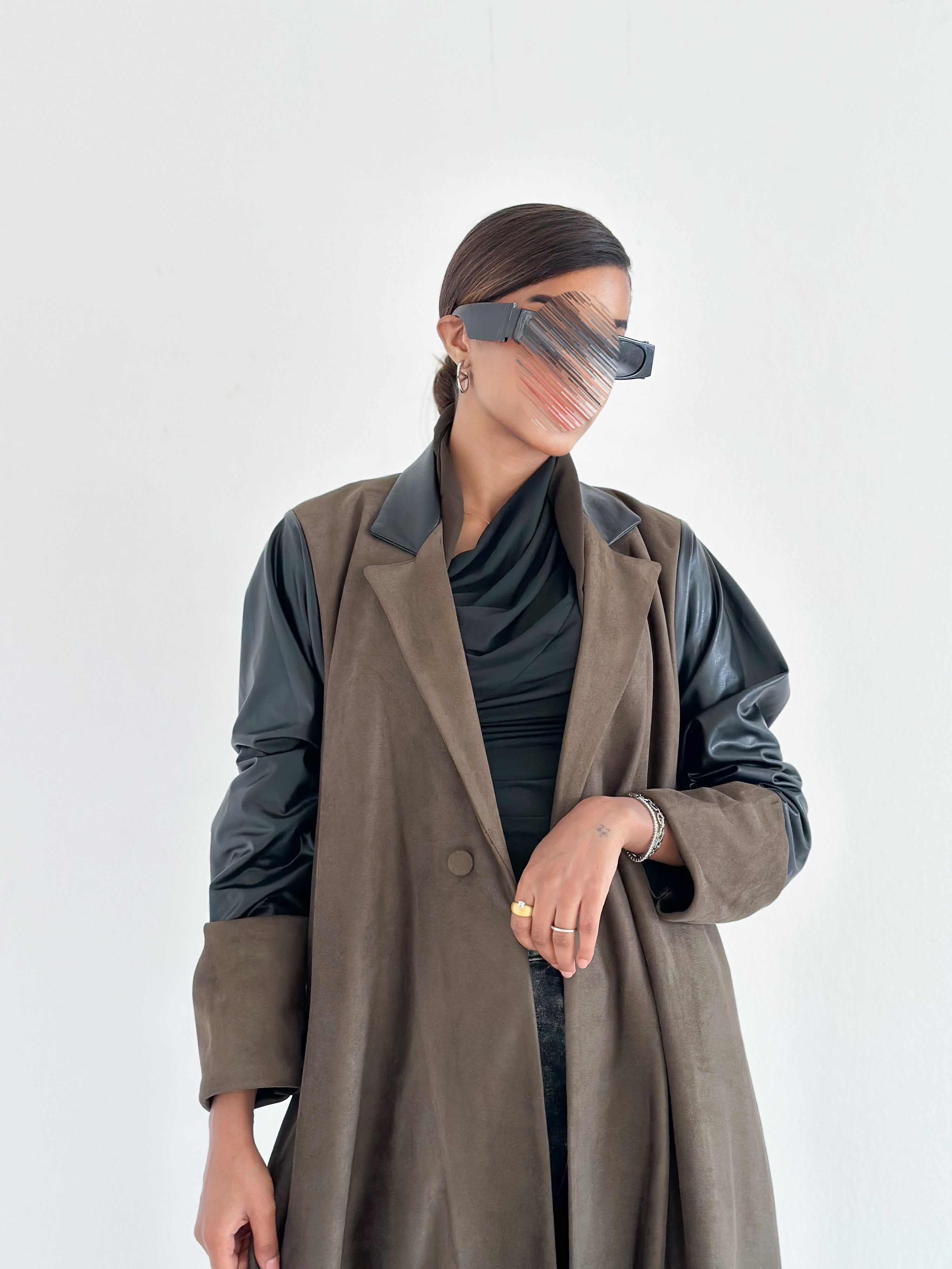 MWT670 - عباية شامواه مع تدخيلة جلد - Aya