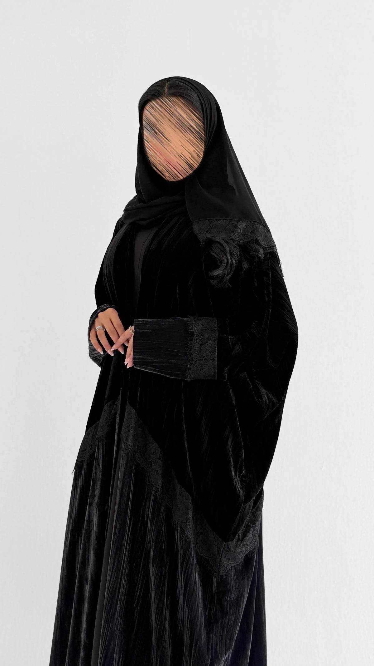 MWT2172 - عباية مخمل أسود مع رمادي بتدخيله دانتيل - Aya