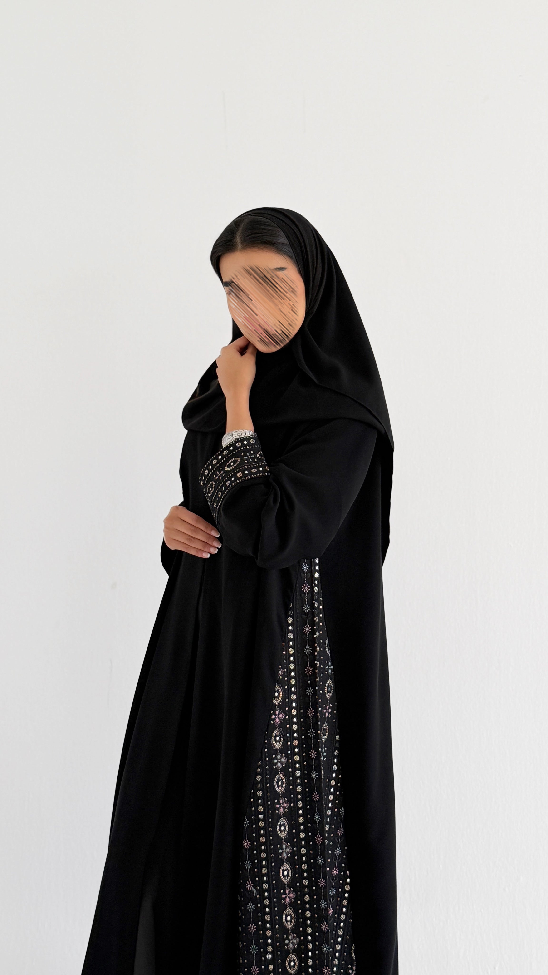 MWT5036 -قماش كريب اسود مع تطريز رمضاني قصة كلوش - Aya