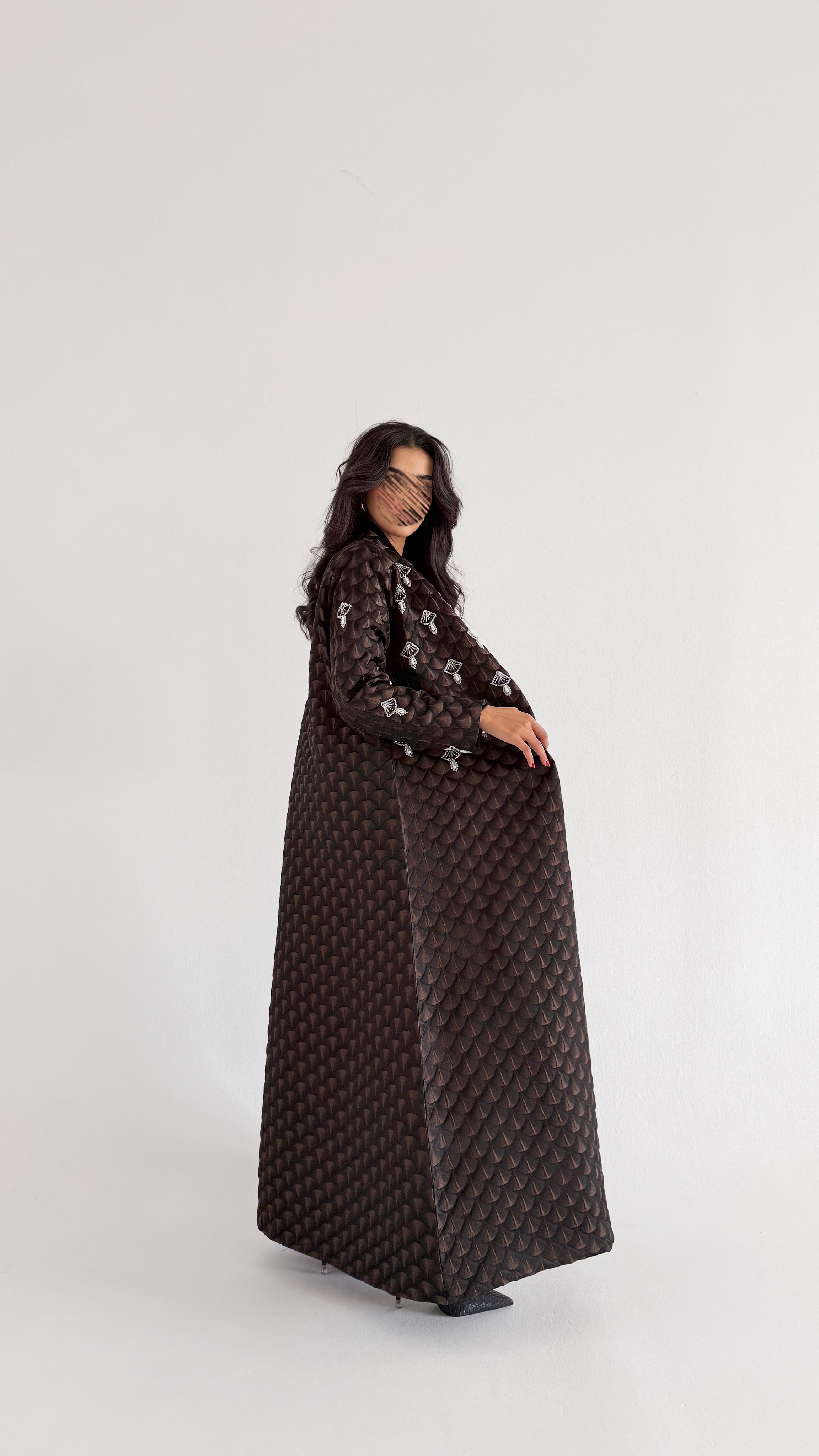 MW2050 - عباية بليزر جاكار هندي مع اضافه شغل يدوي - Aya