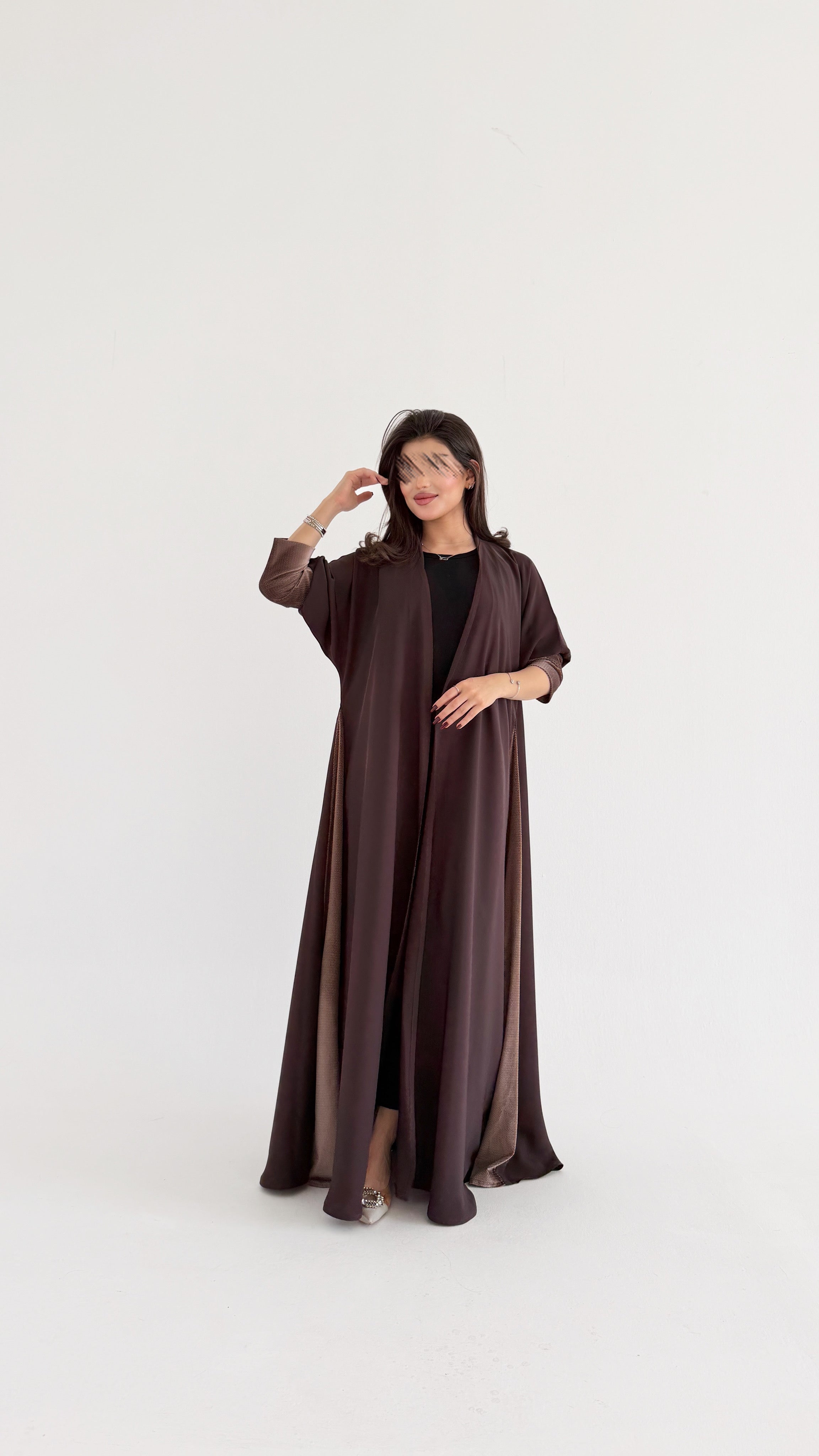 MWT1089 - عباية بني بتدخيله بالاكمام والجنب - Aya