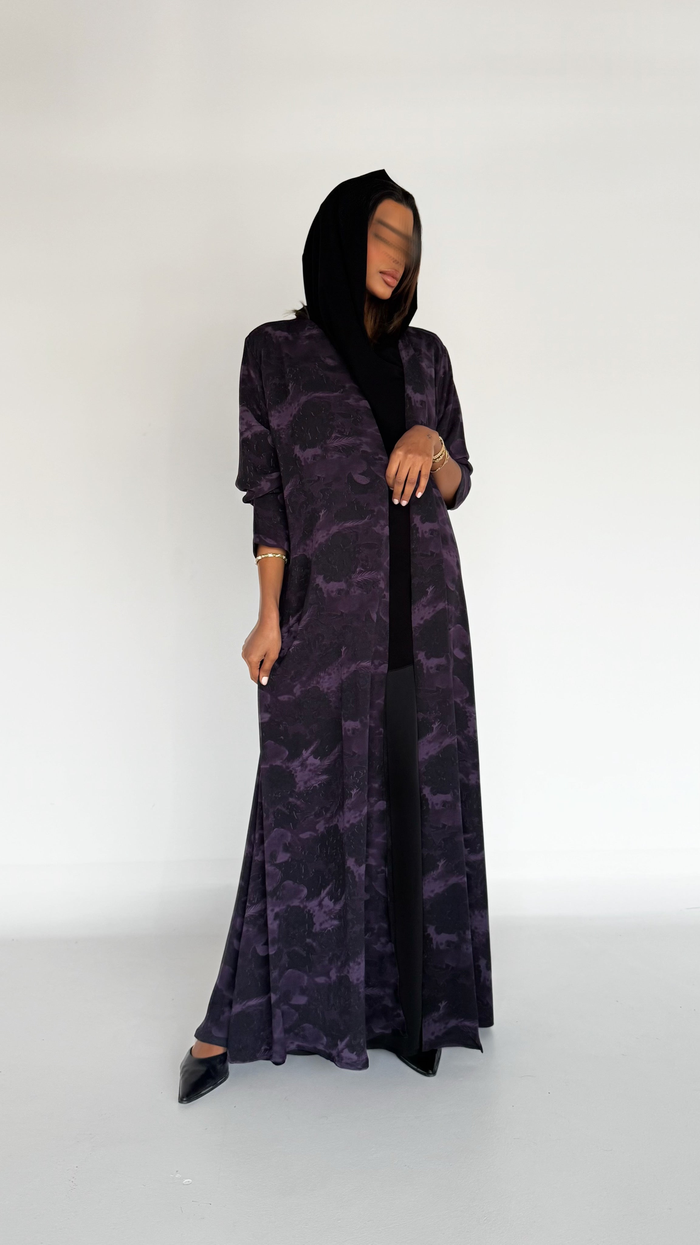 MW645 - Light Crepe Standing with Jacquard Half-Cloche