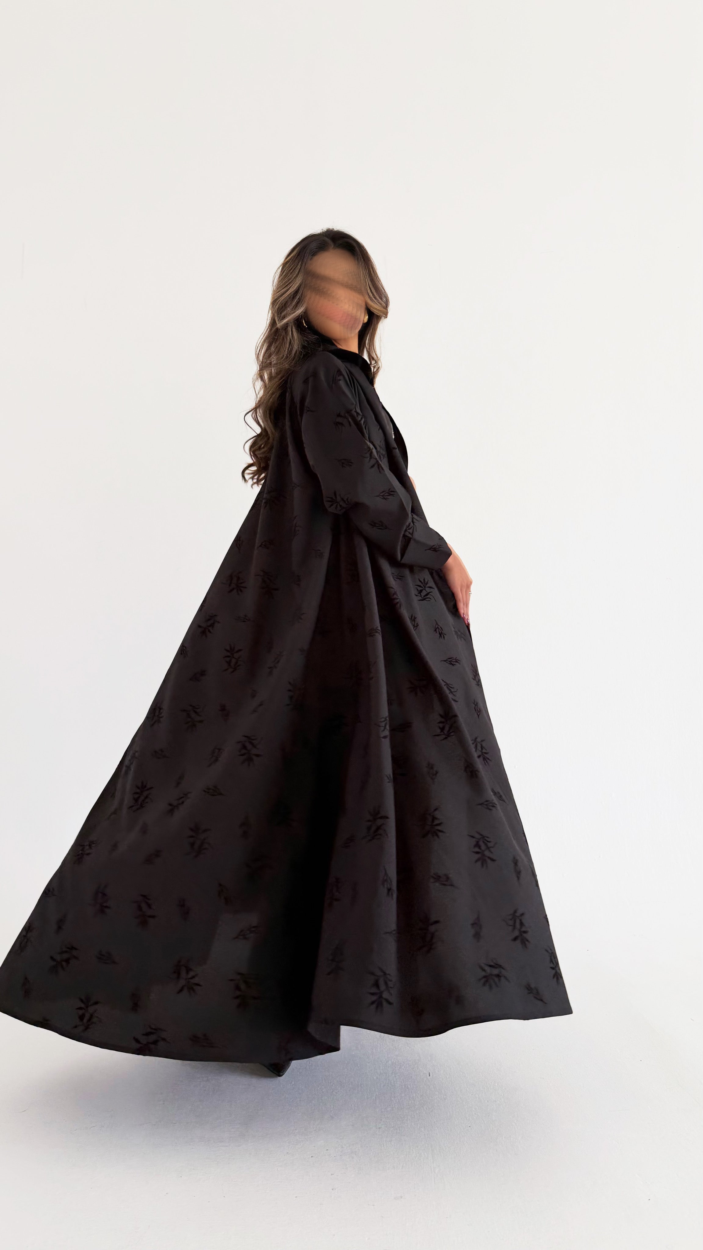 MWT701 - Black abaya with black floral embroidery | عباية سودا بتطريز مورد - Aya