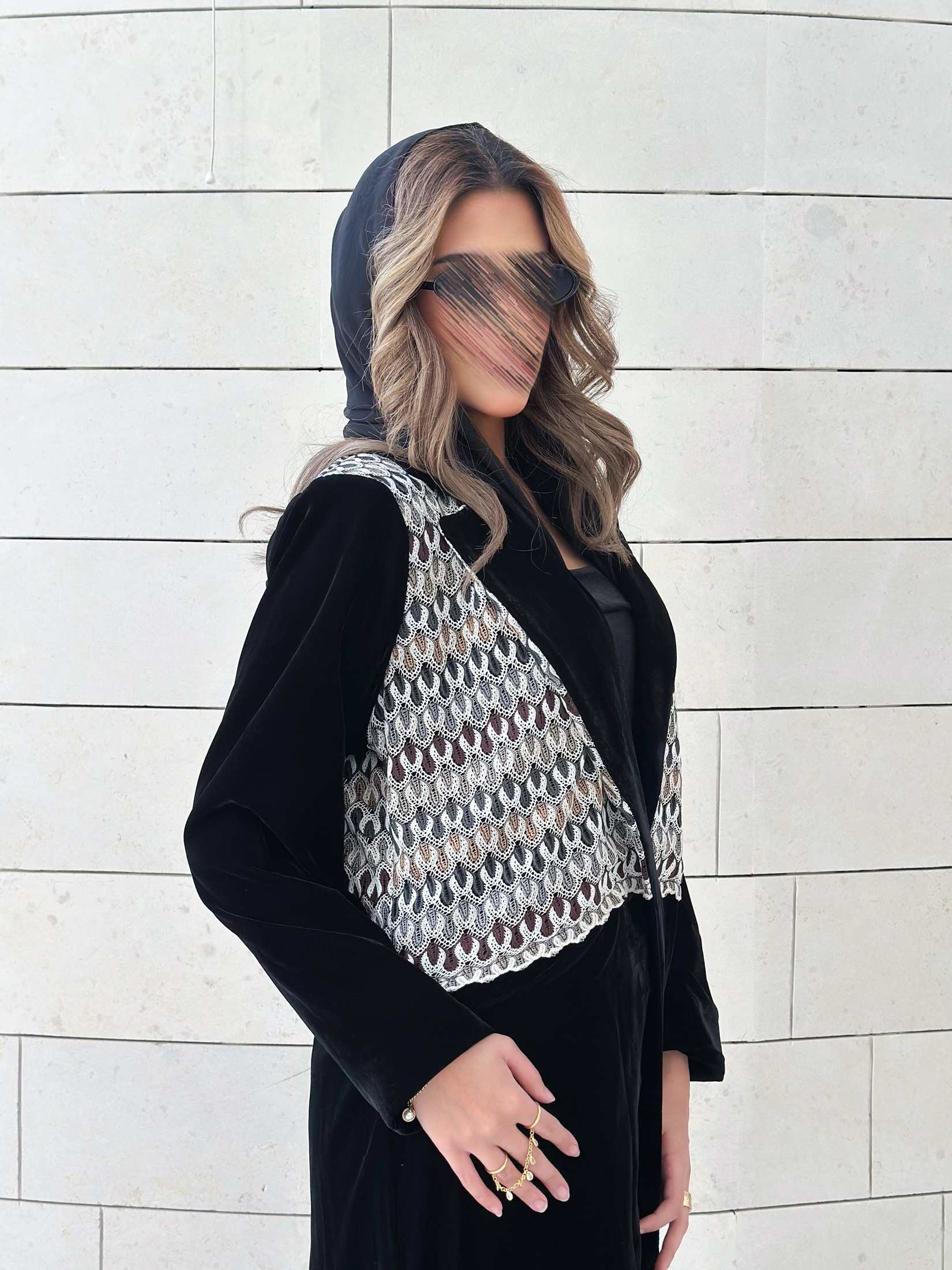 MWT540 - مخمل أسود مع دانتيل - Aya