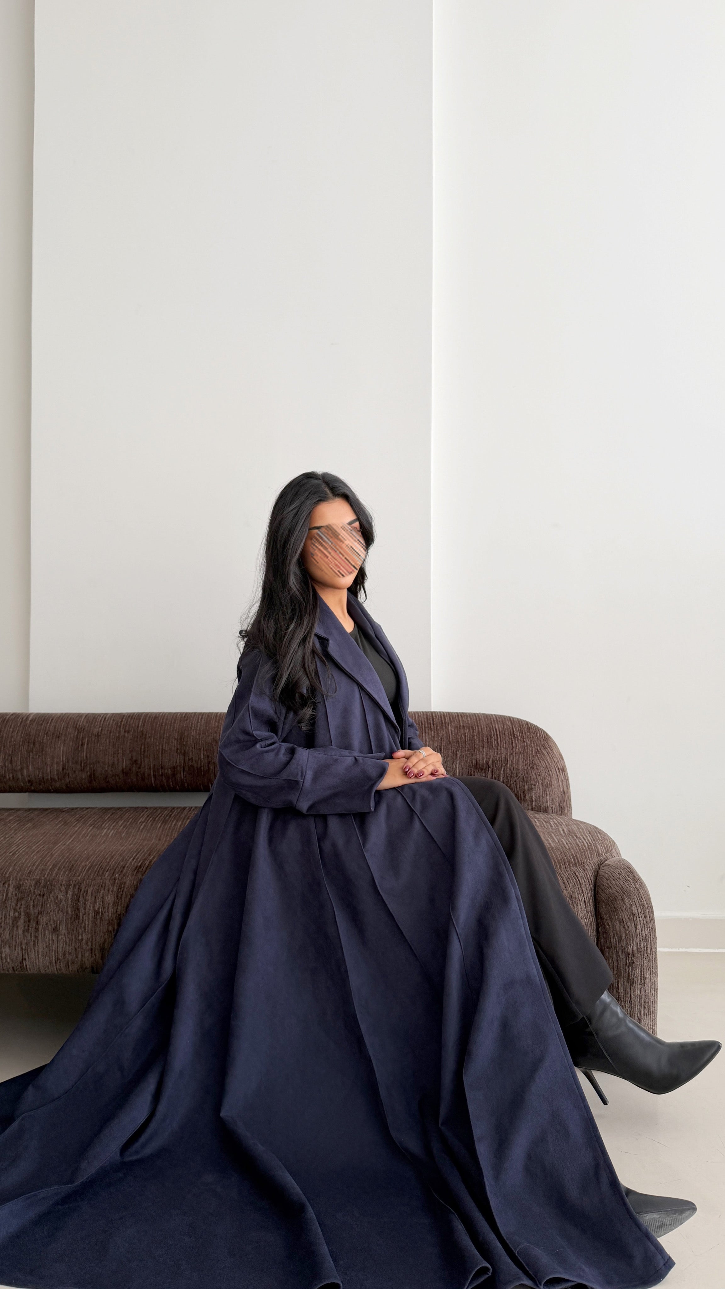 MW645 - Light Crepe Standing with Jacquard Half-Cloche