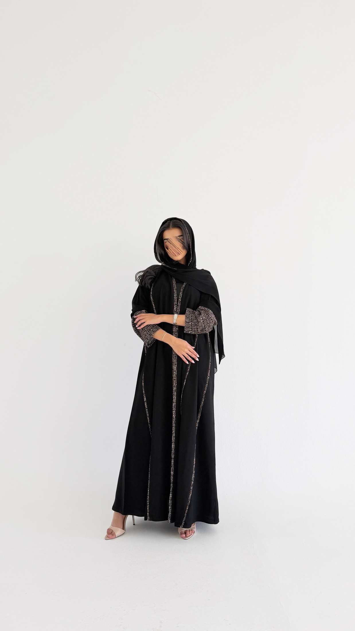 MWT796 - عبايه كريب مع تطريز - Aya