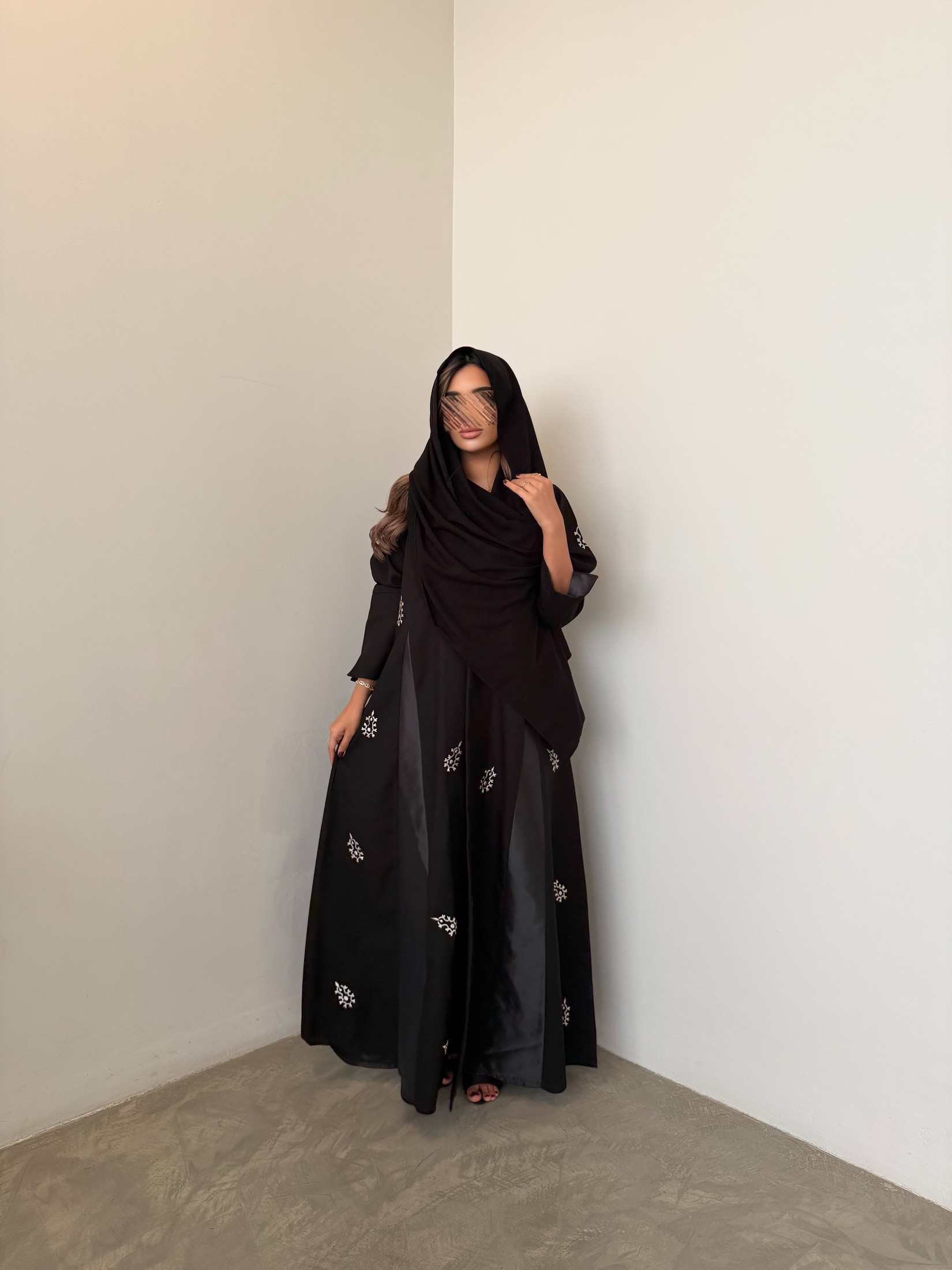 MWT1048 - عبايه تطريز بتدخيل تفته - Aya