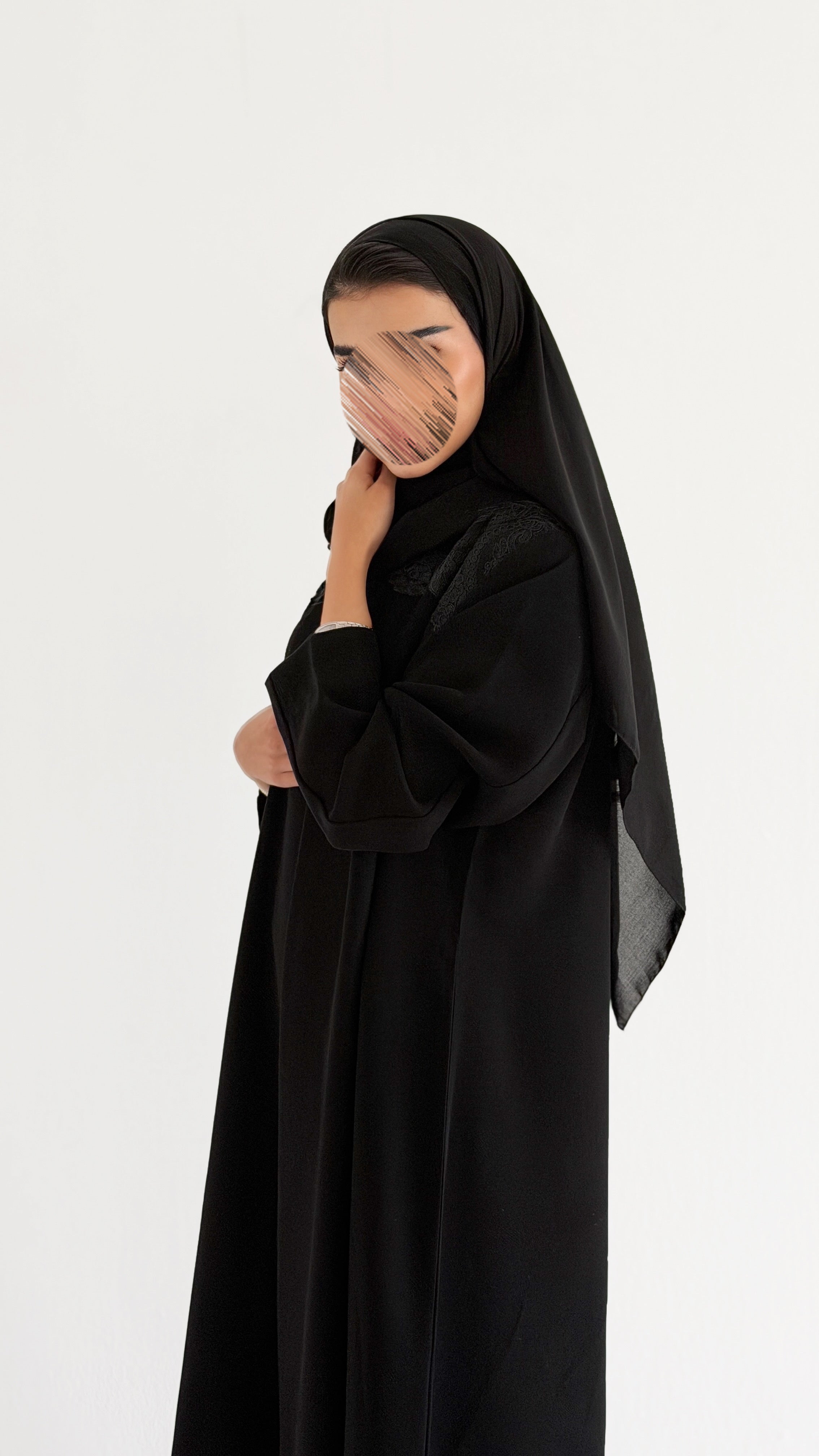 MWT1016 - عبايه مع تدخله دانتيل - Aya