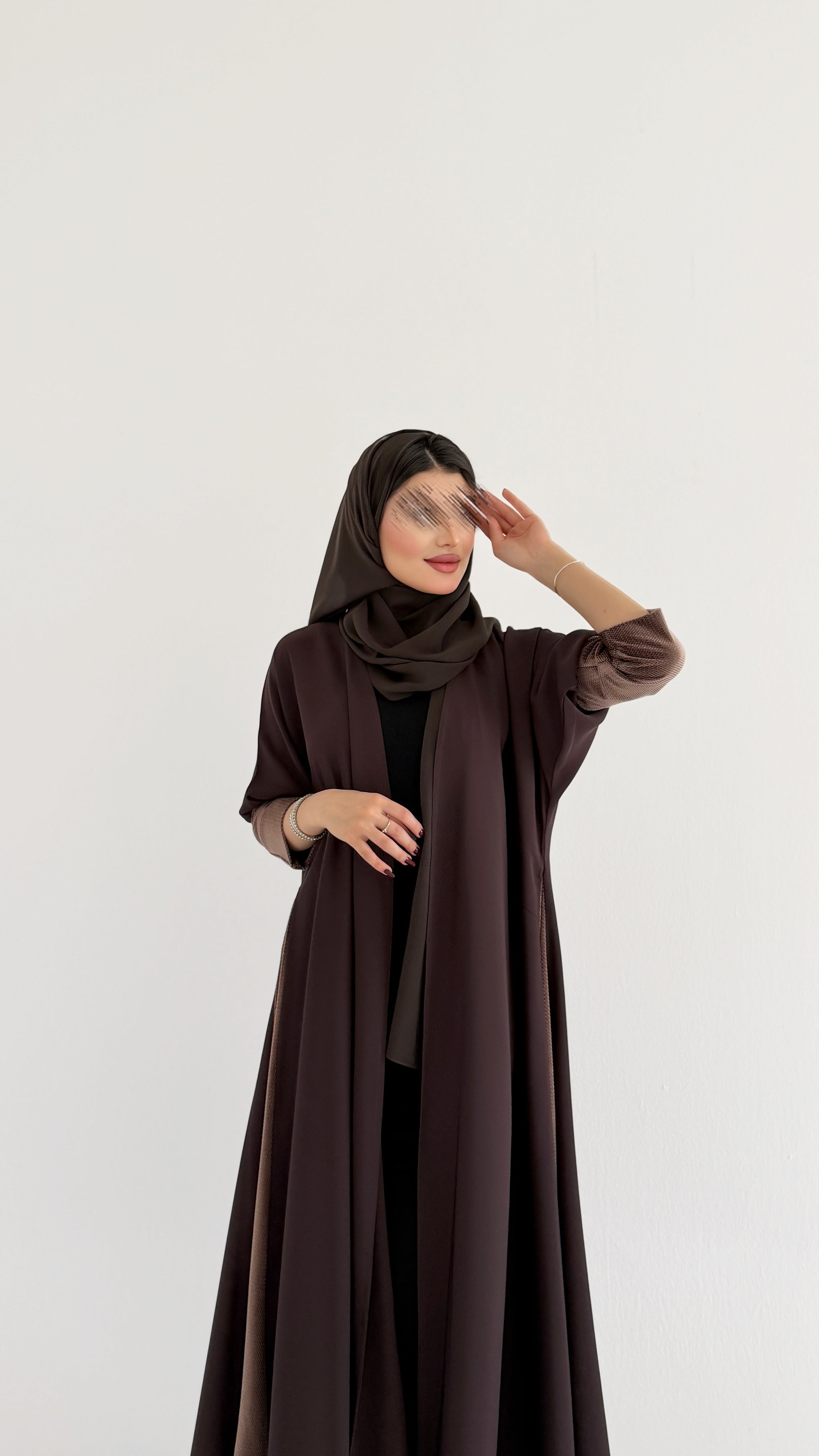 MWT1089 - عباية بني بتدخيله بالاكمام والجنب - Aya