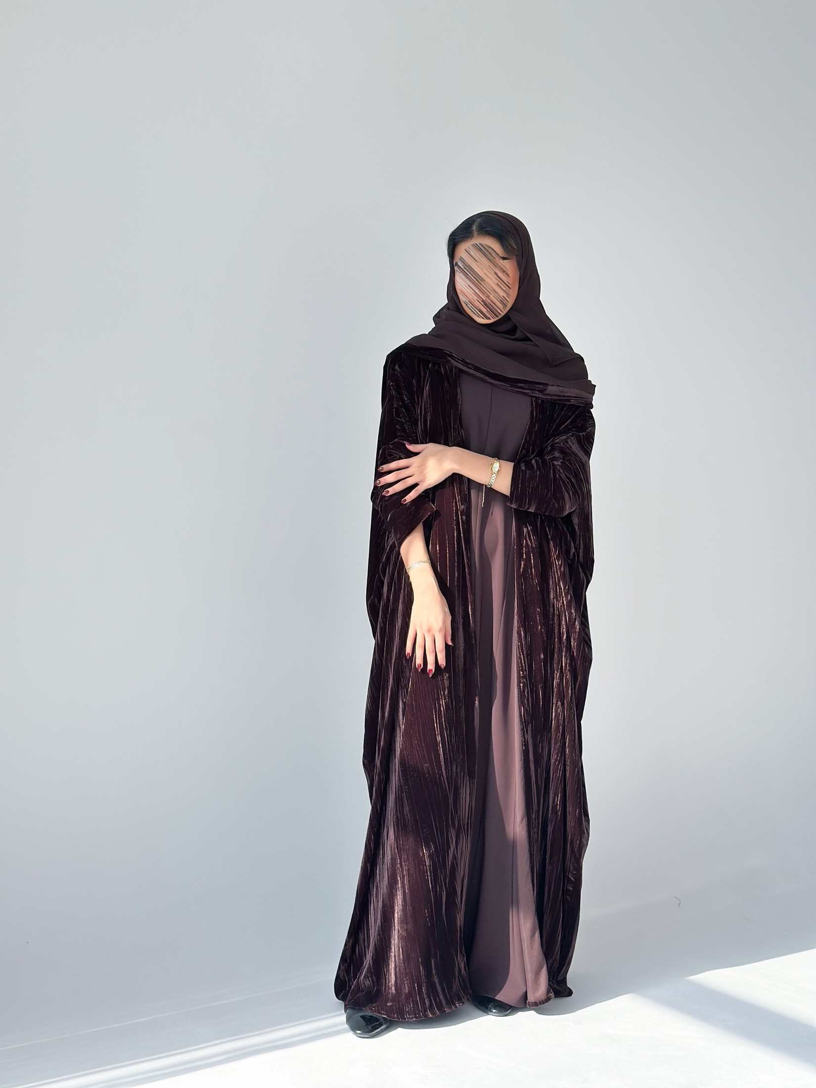 MW1889 - عباية مخمل مع فستان كريب - Aya