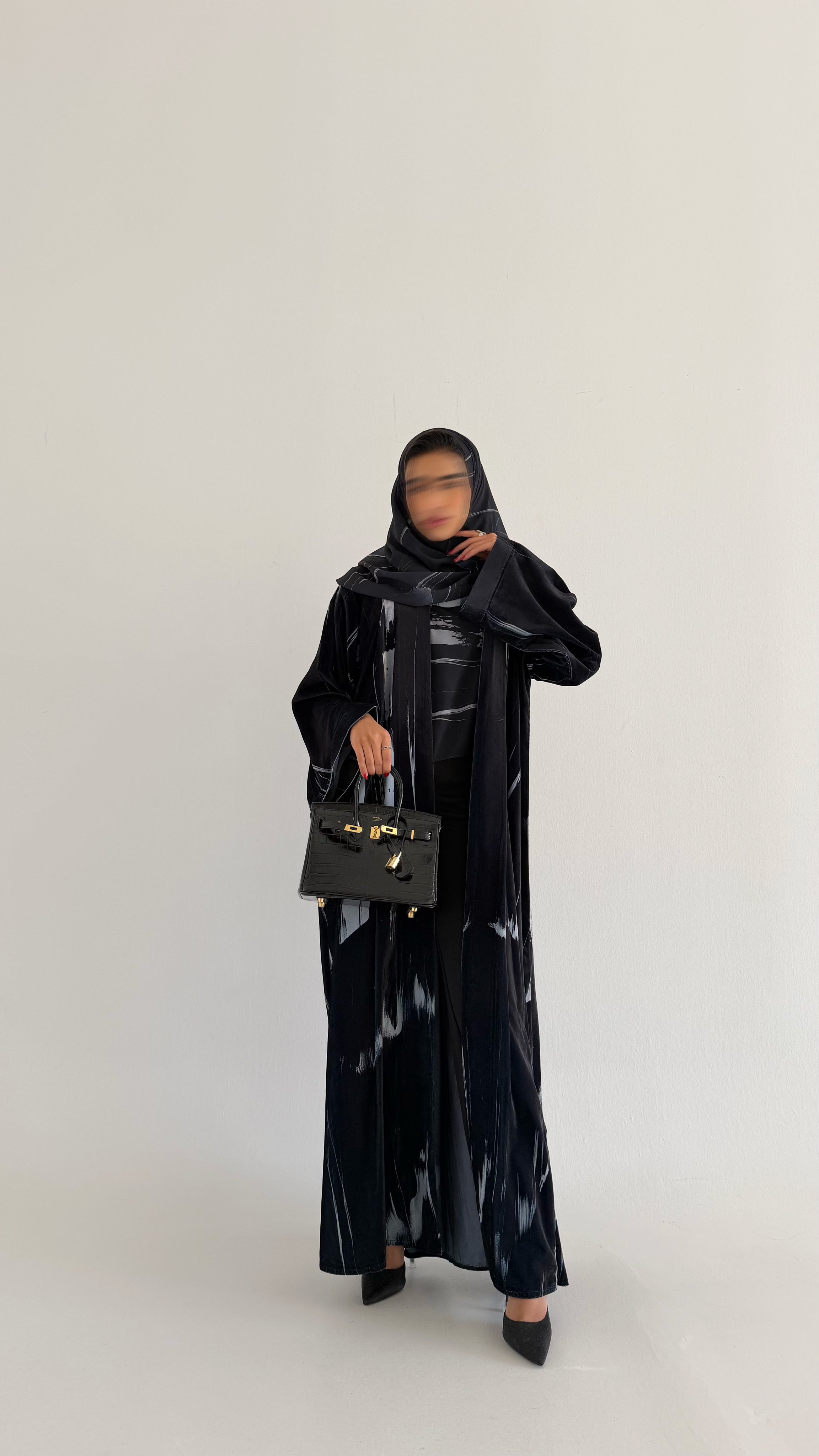 MWT613 - عباية مخمل طباعة