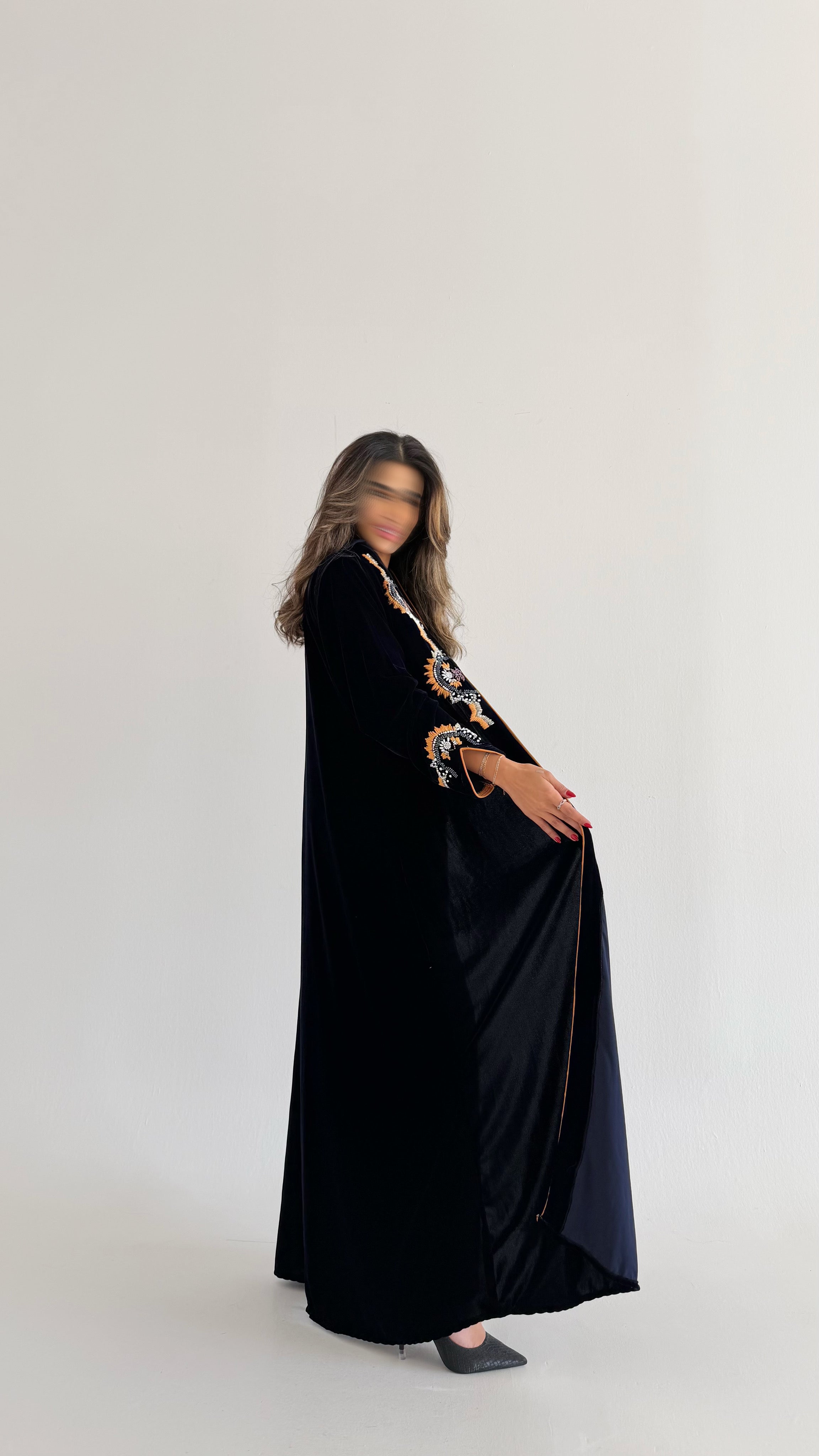 MW645 - Light Crepe Standing with Jacquard Half-Cloche