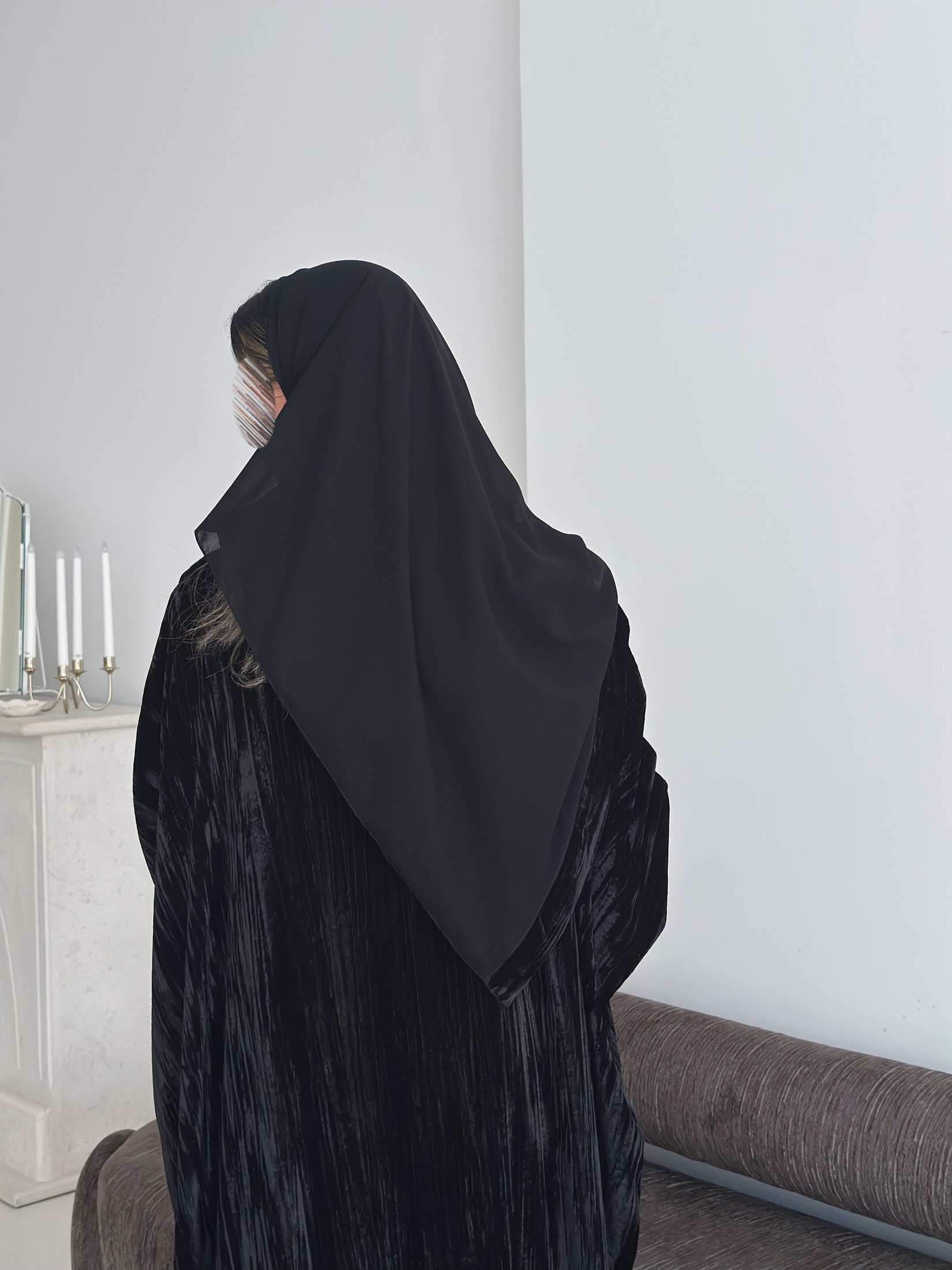 MW1886 - عباية مخمل مع فستان كريب - Aya
