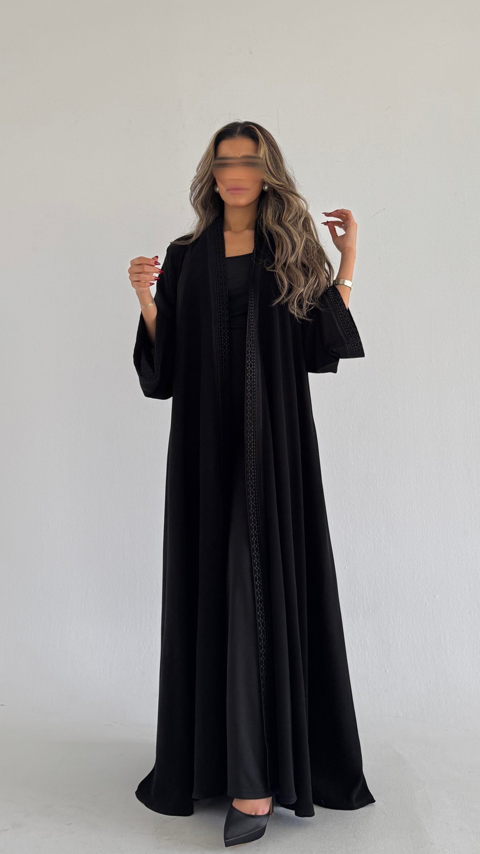 MW1553 - Black Elegance | عباية اسود مطرز اسود
