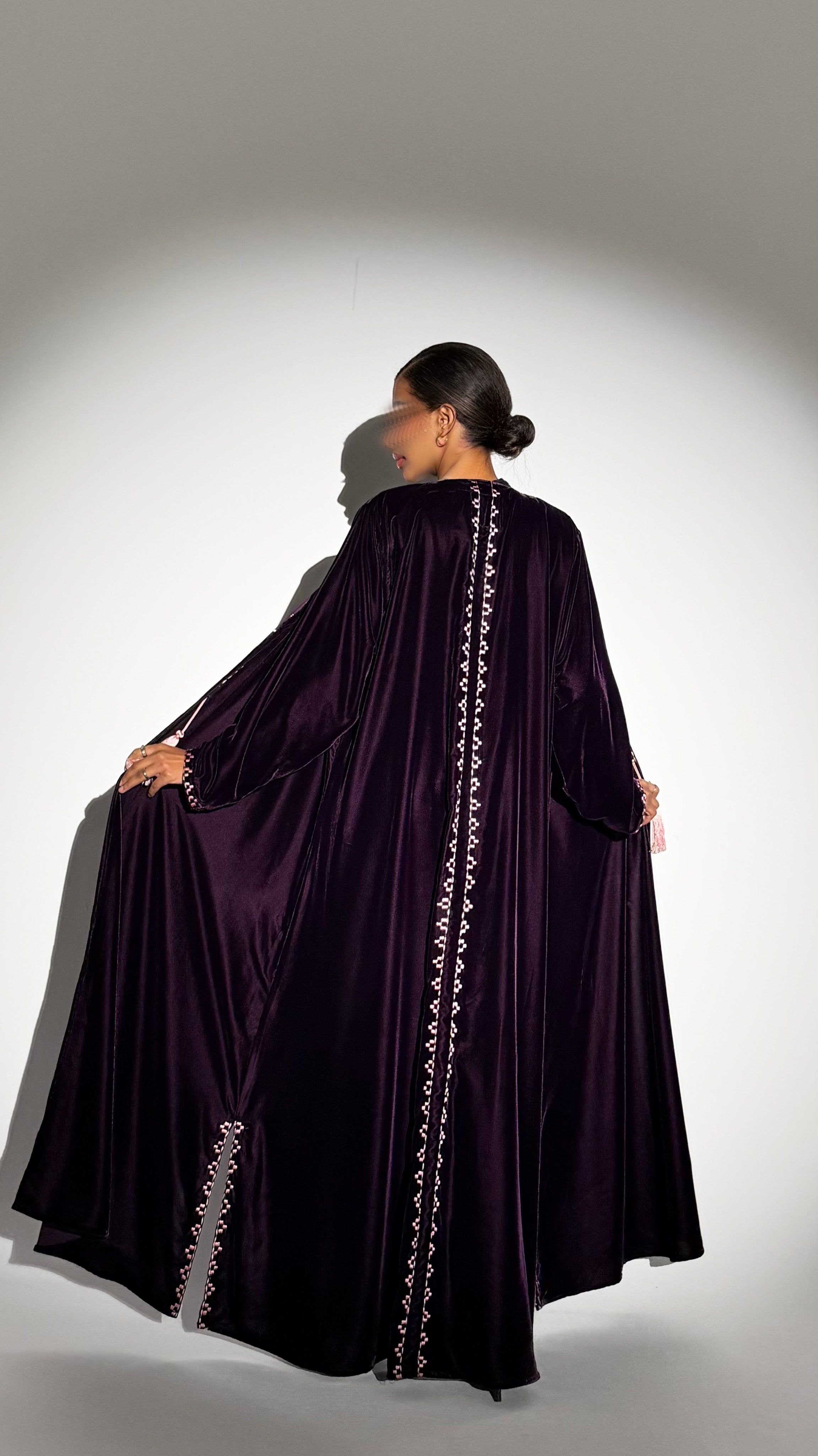 MW645 - Light Crepe Standing with Jacquard Half-Cloche