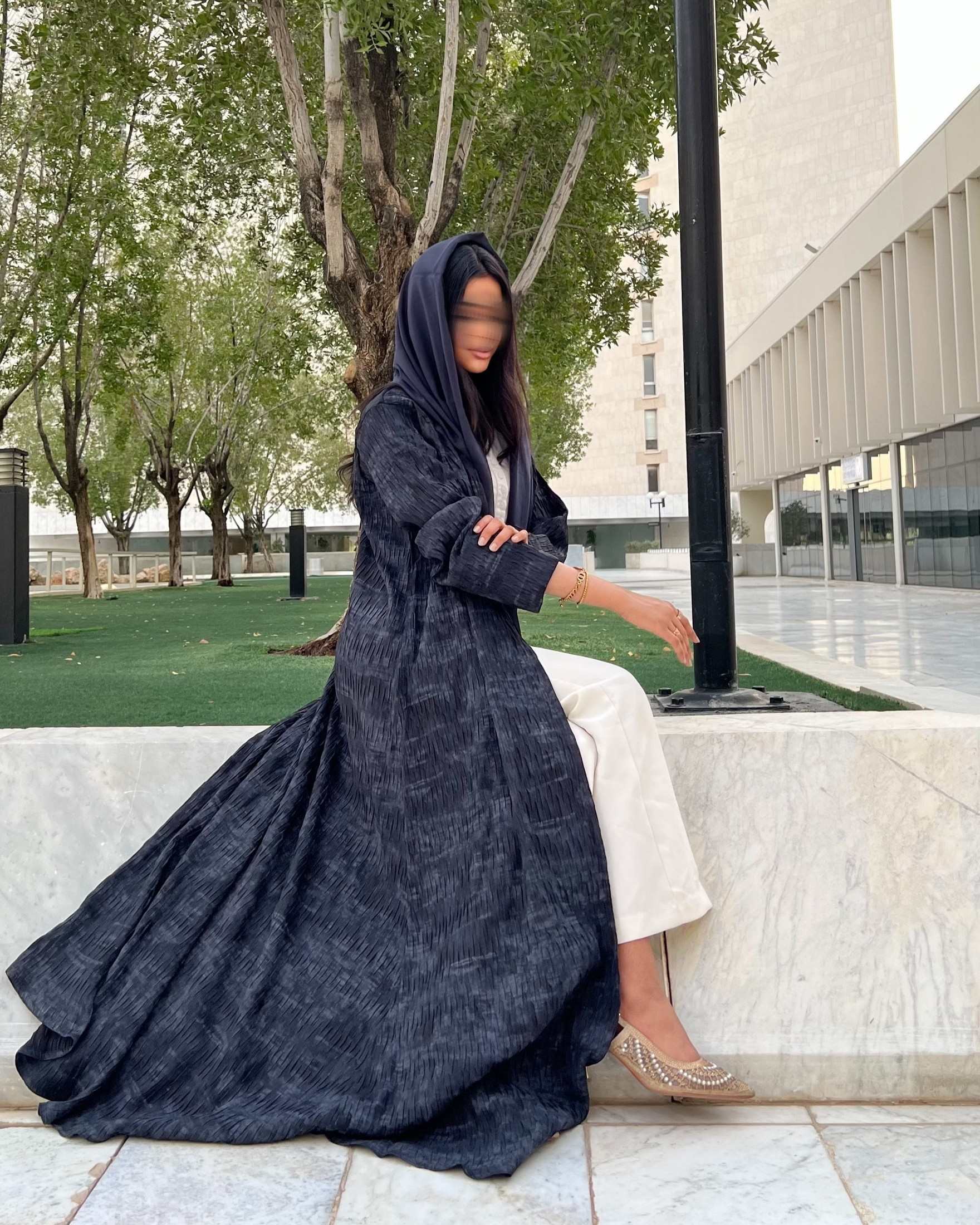 MW1609 - عباية كريب مكسر اسود مدموج برمادي - Aya