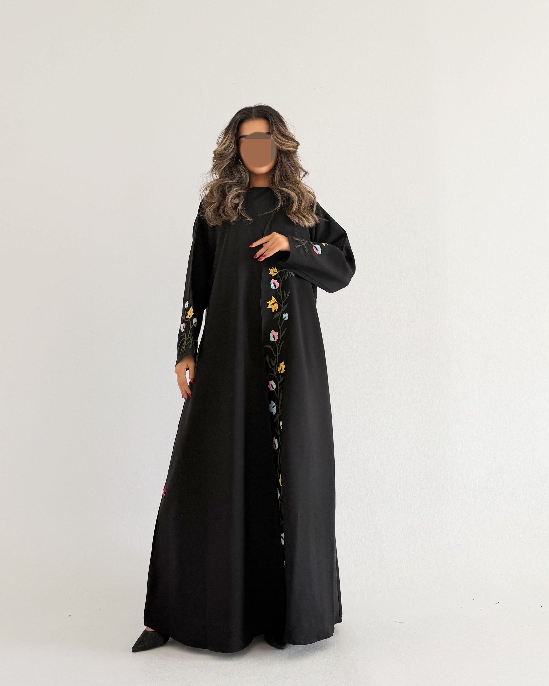 MWT638 - عبايه اسود تطريز وردات