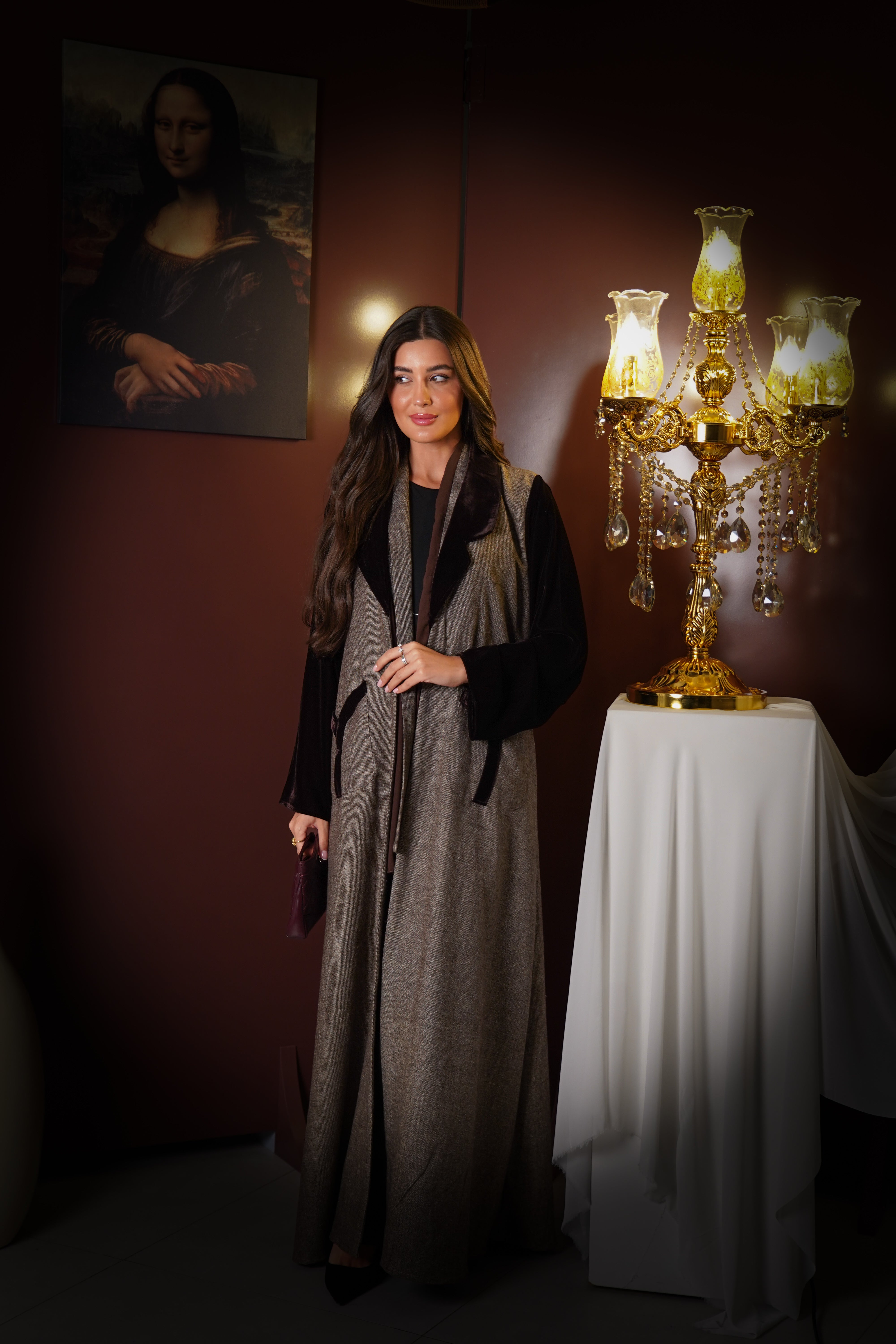 MWT818 - عباية مخمل بتدخيلة لنن