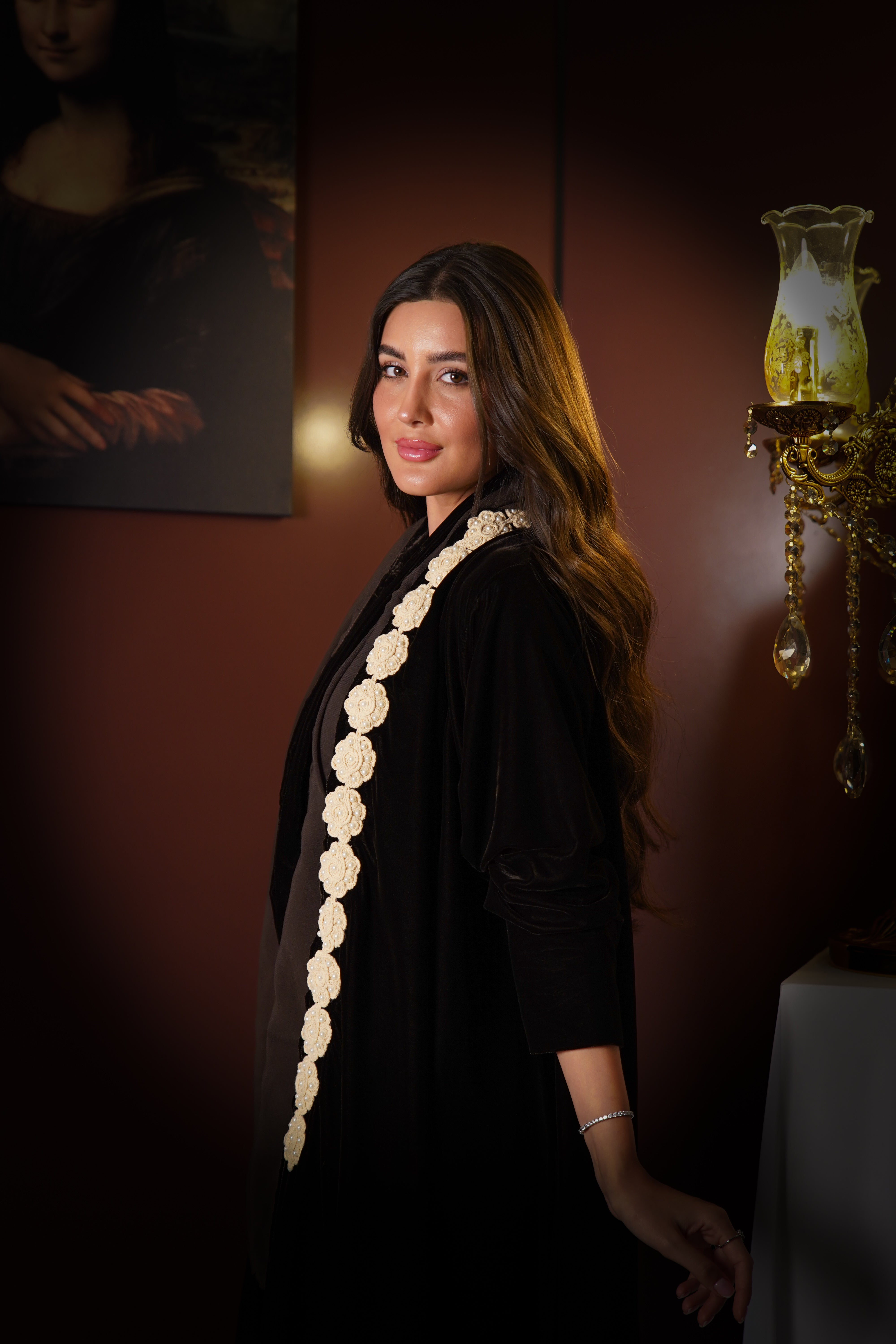 MW645 - Light Crepe Standing with Jacquard Half-Cloche