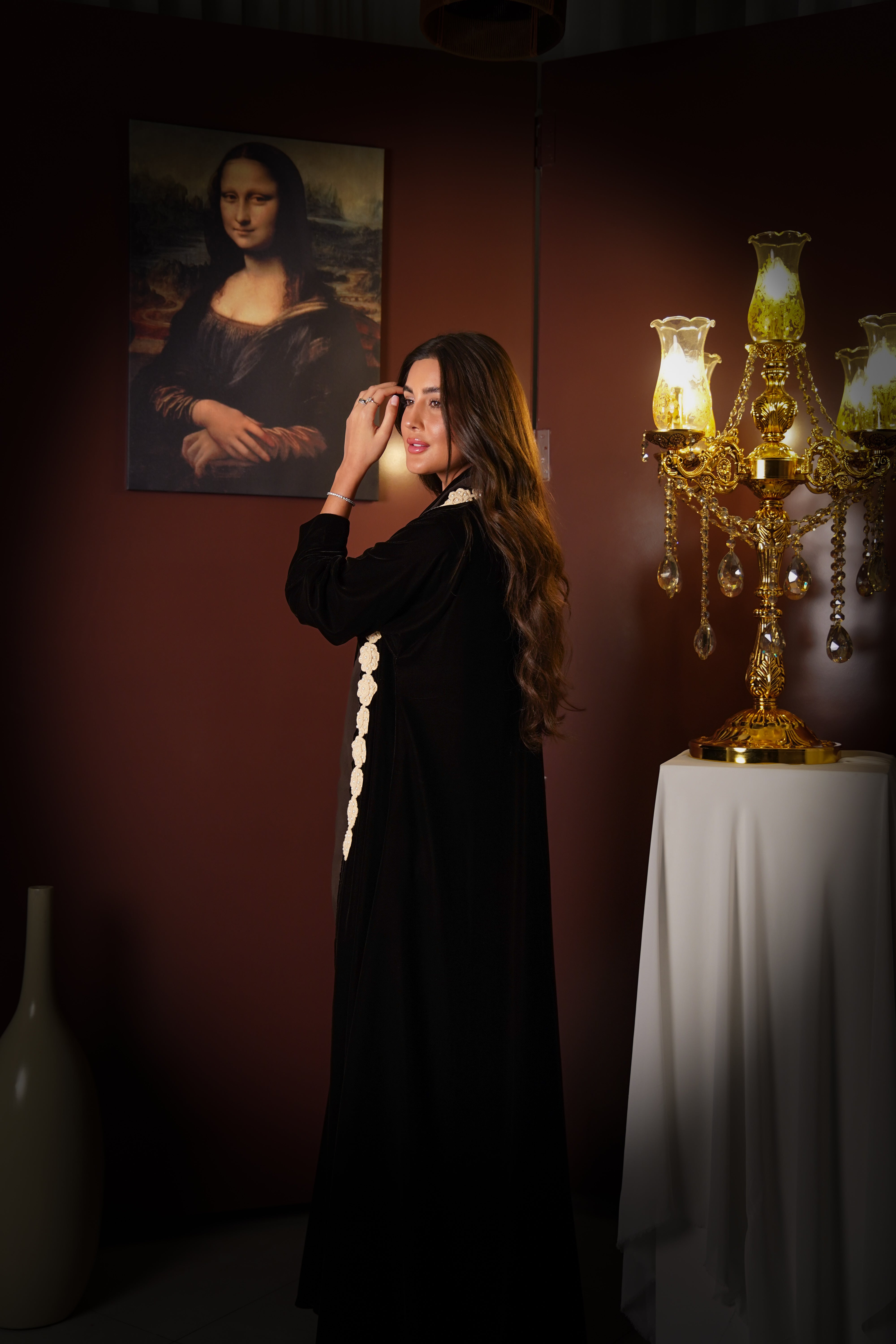 MW645 - Light Crepe Standing with Jacquard Half-Cloche