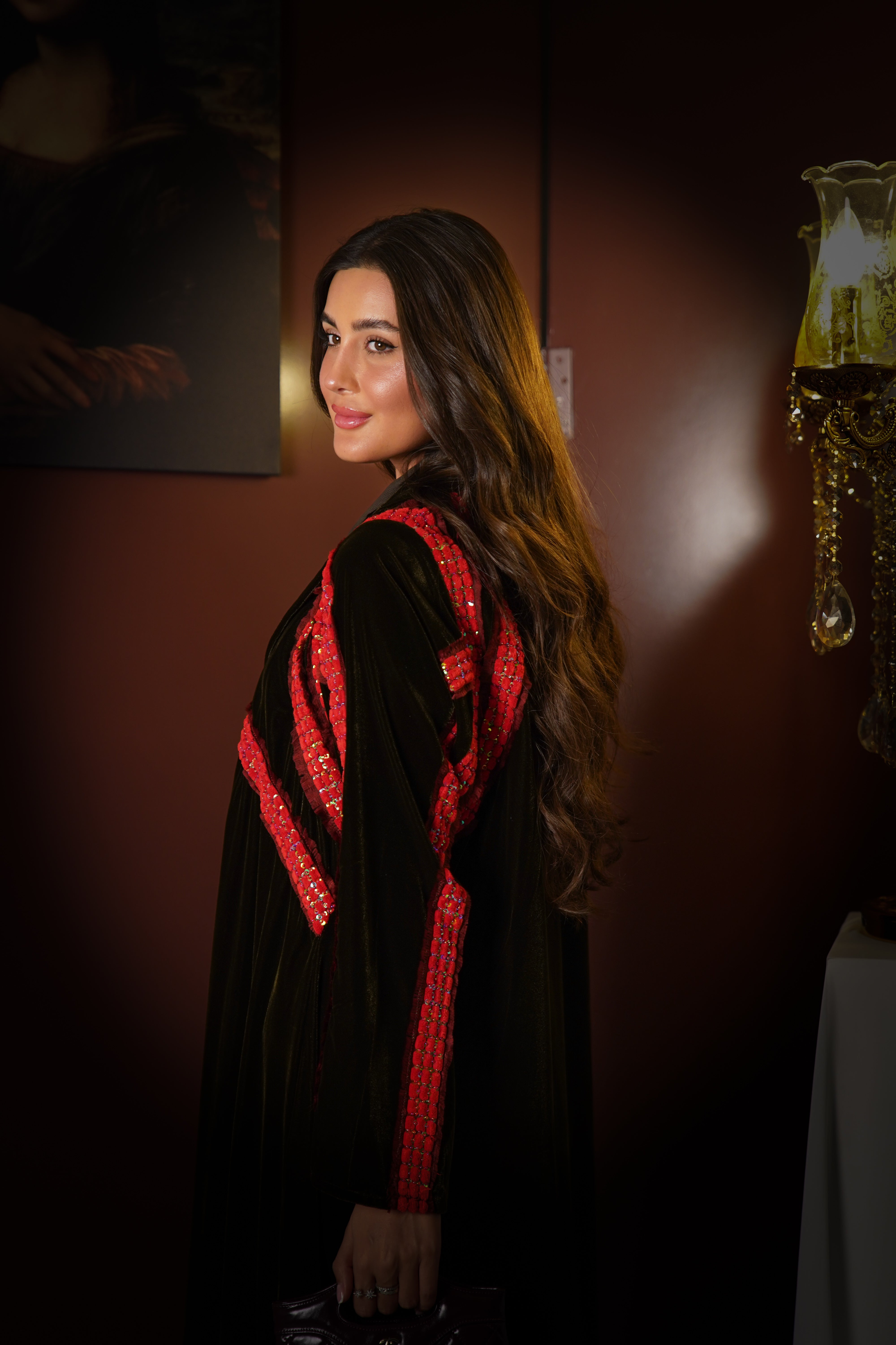 MW645 - Light Crepe Standing with Jacquard Half-Cloche