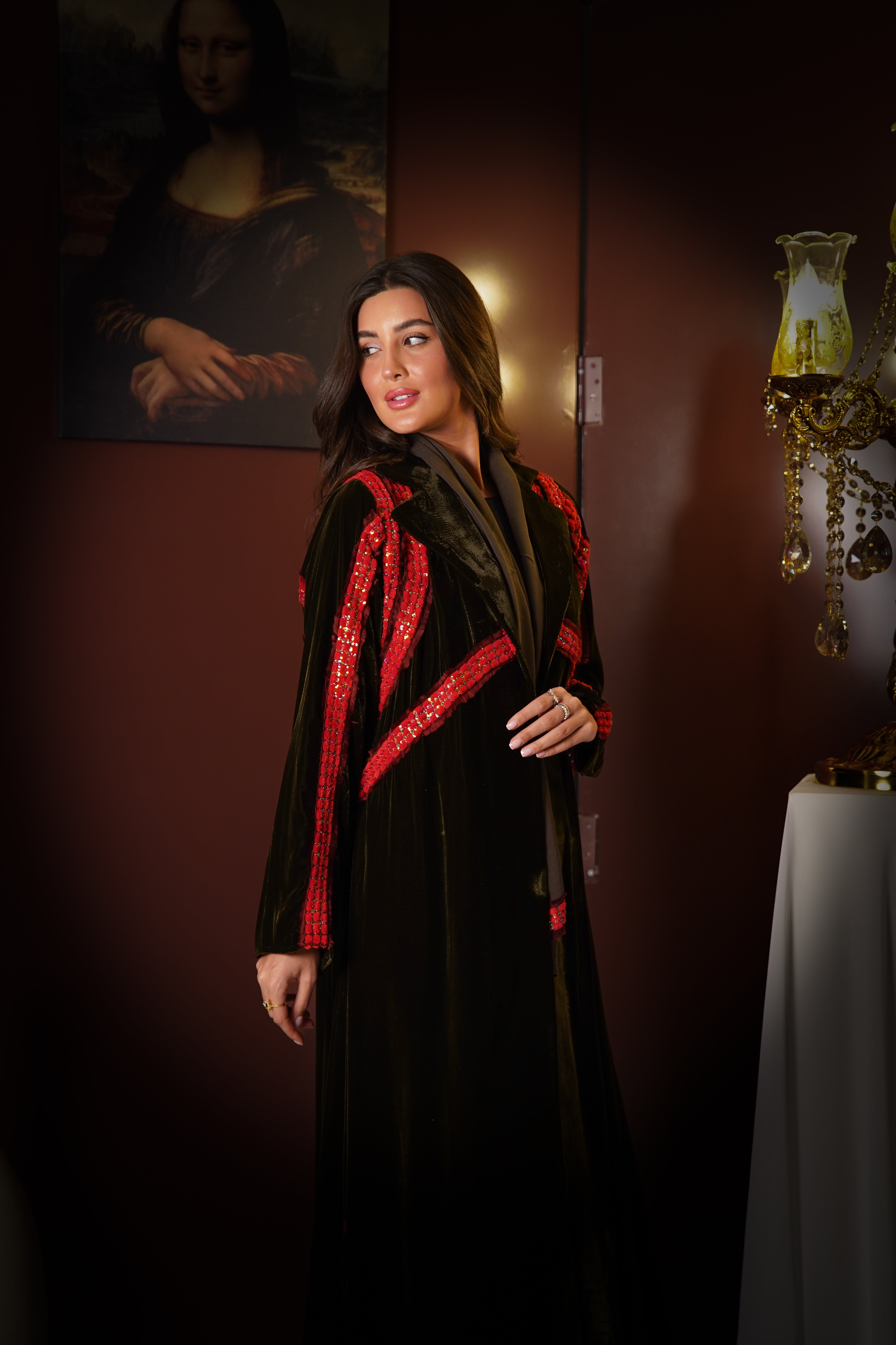 MW645 - Light Crepe Standing with Jacquard Half-Cloche