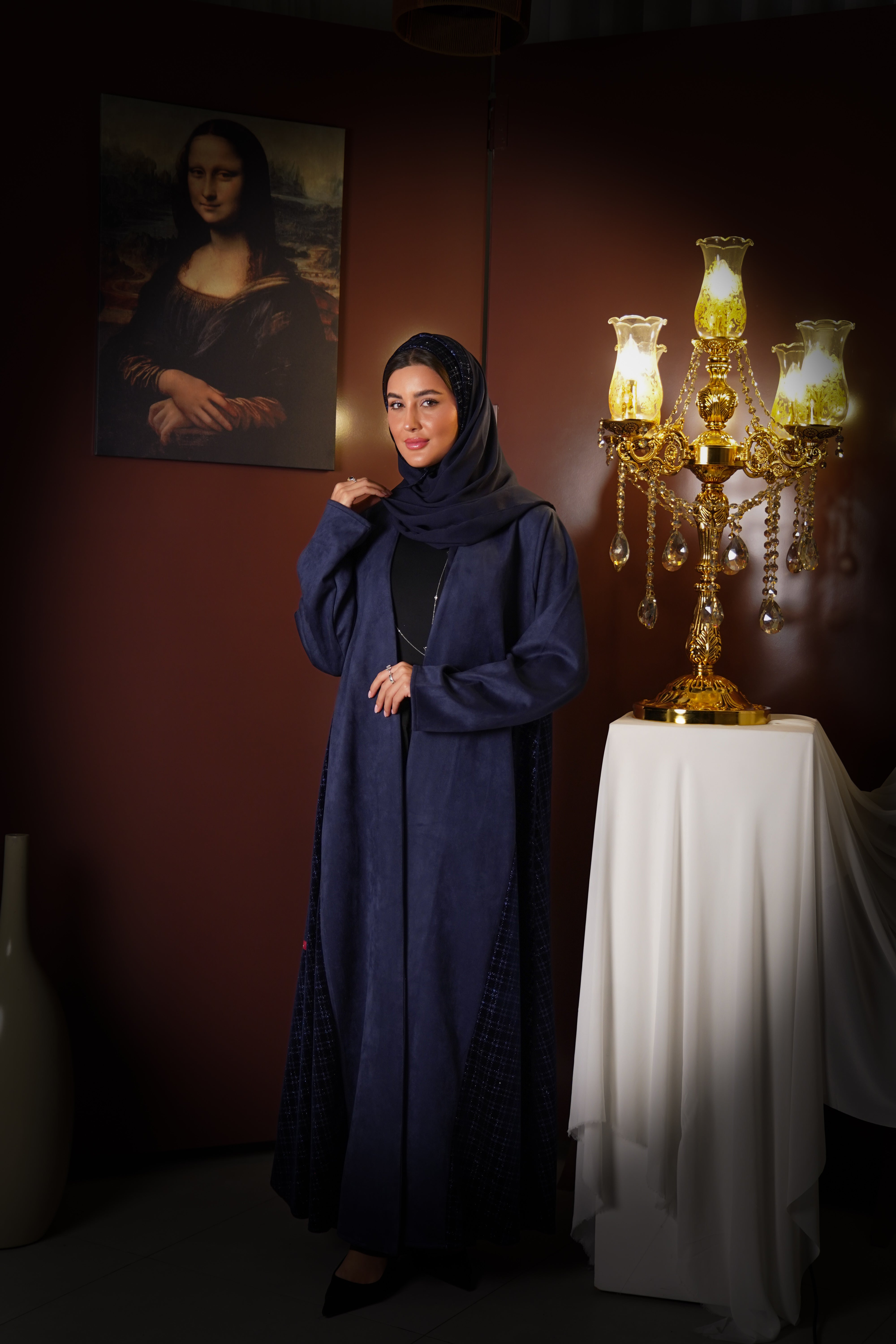 MW1853 - عباية شامواة بتدخيلة شامواه مطرز من الاطراف