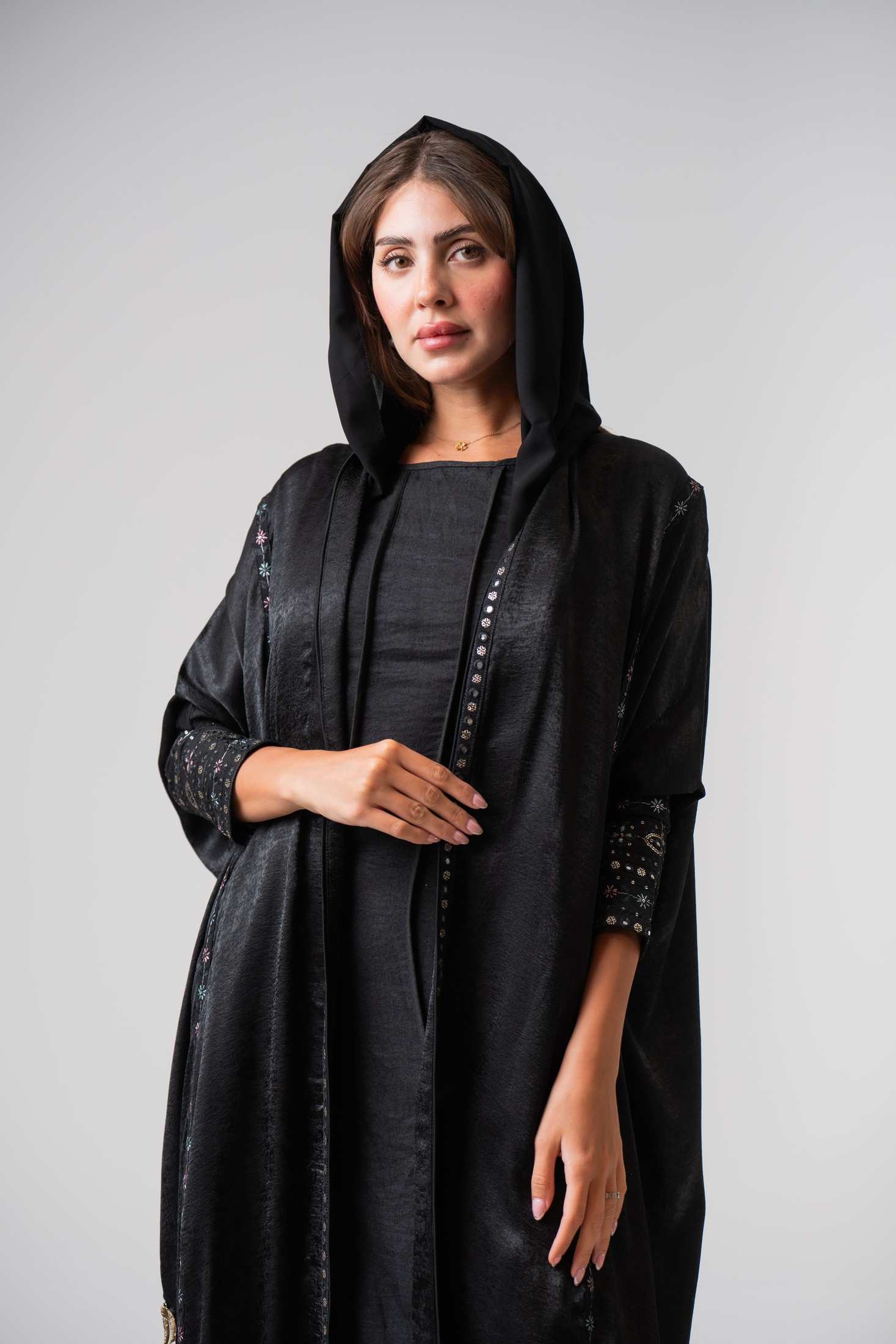 MWT4349 - عباية حرير مغسول بشت بتطريز ناعم - Aya