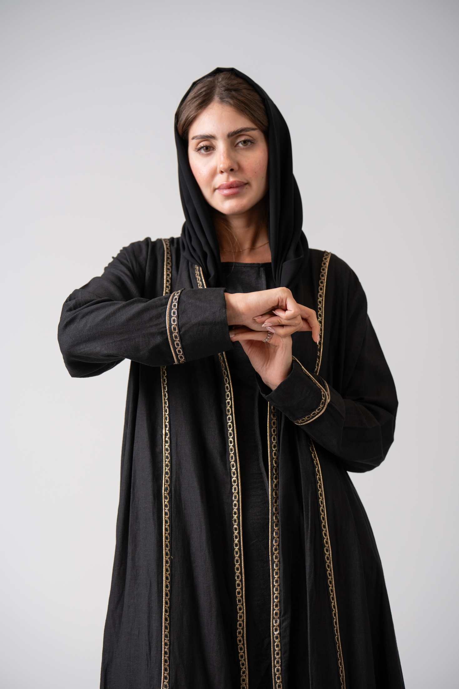 MWT4351 - عباية لينن بتطريز ذهبي - Aya