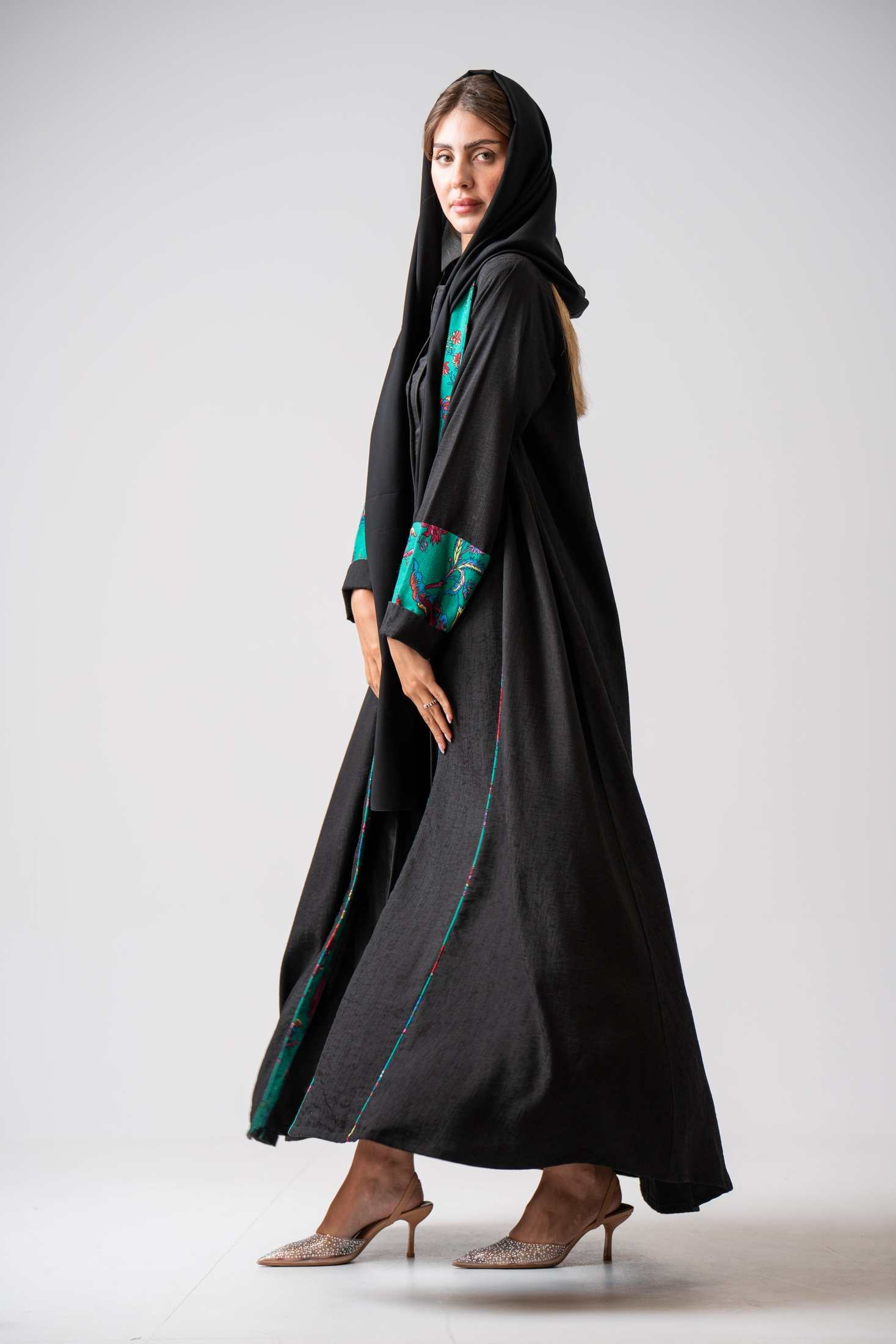 MWT4341 - عباية كريب ياباني بليزر بكلفة مشجرة - Aya