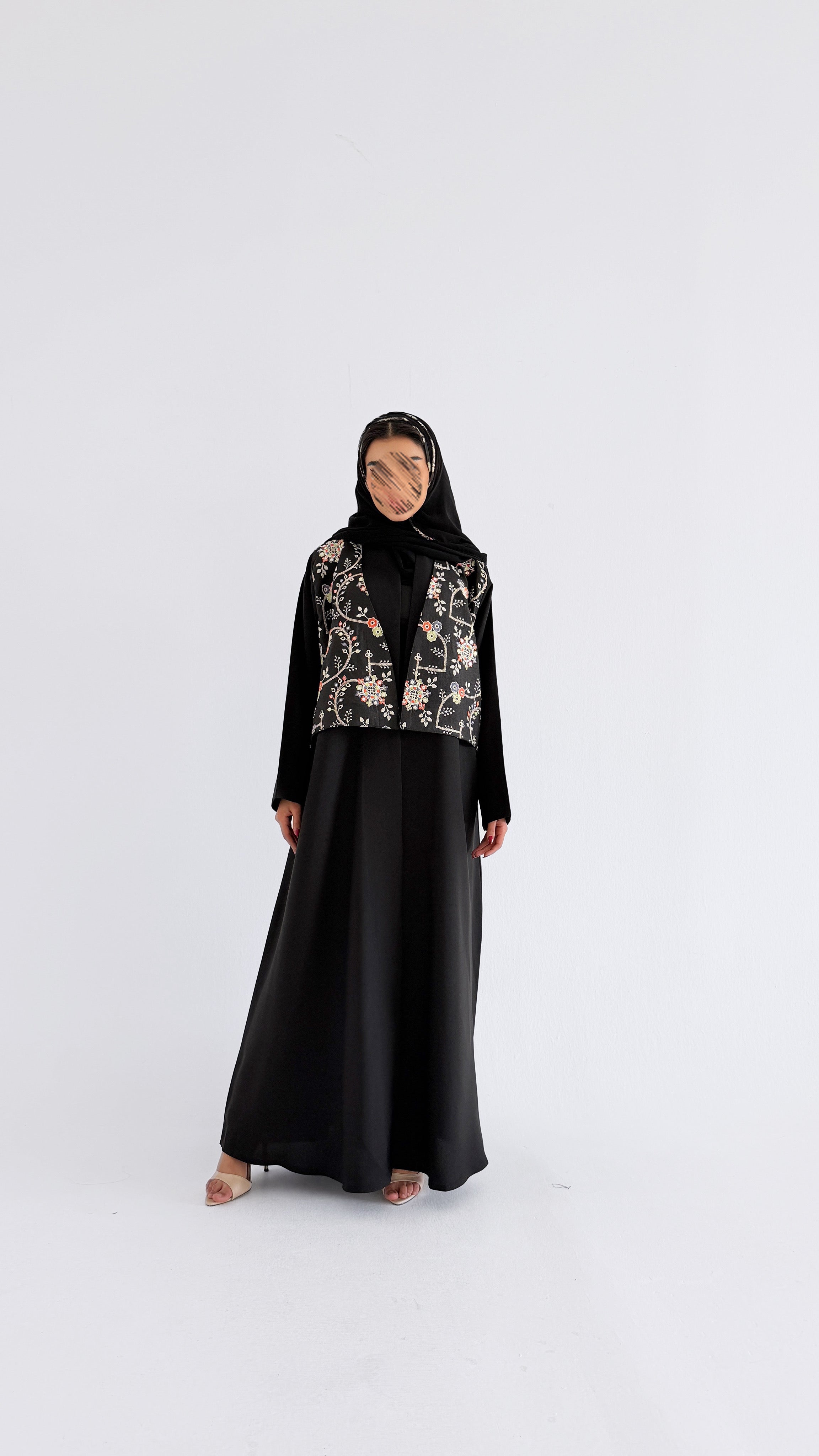 MWT1029 - عباية اسود بتدخيله بالامام تطريز هندي - Aya