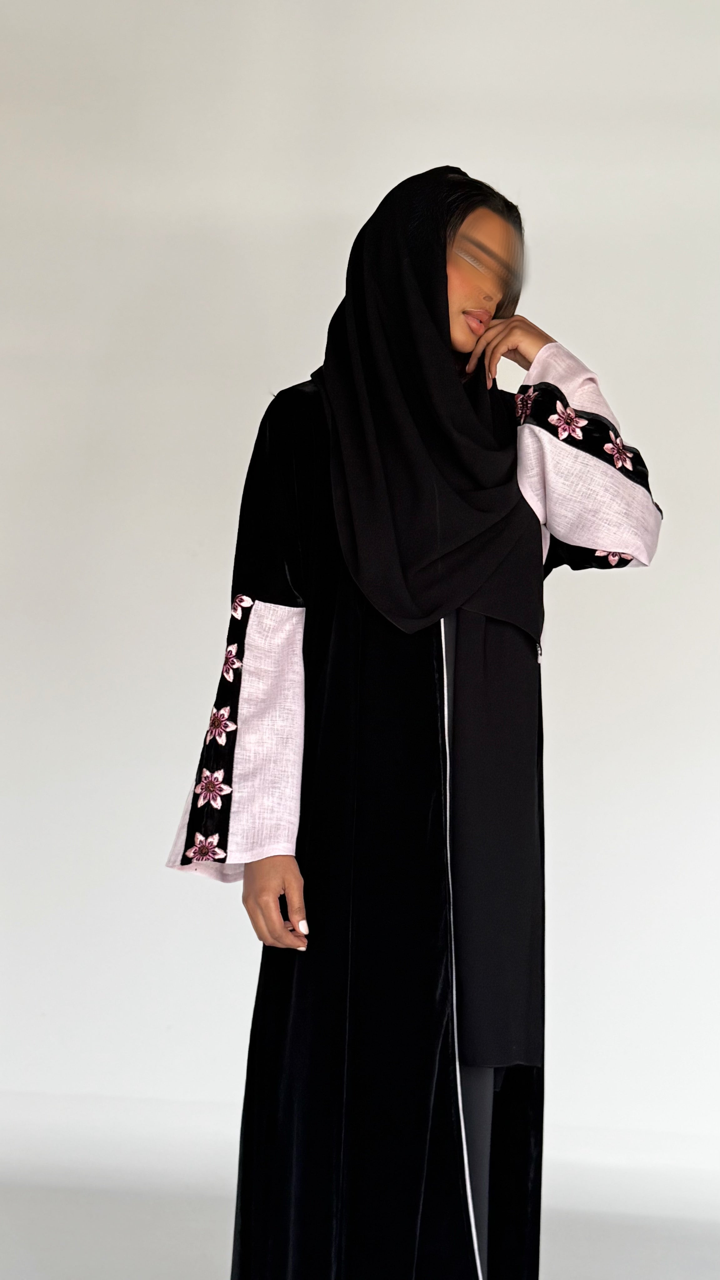 MW645 - Light Crepe Standing with Jacquard Half-Cloche