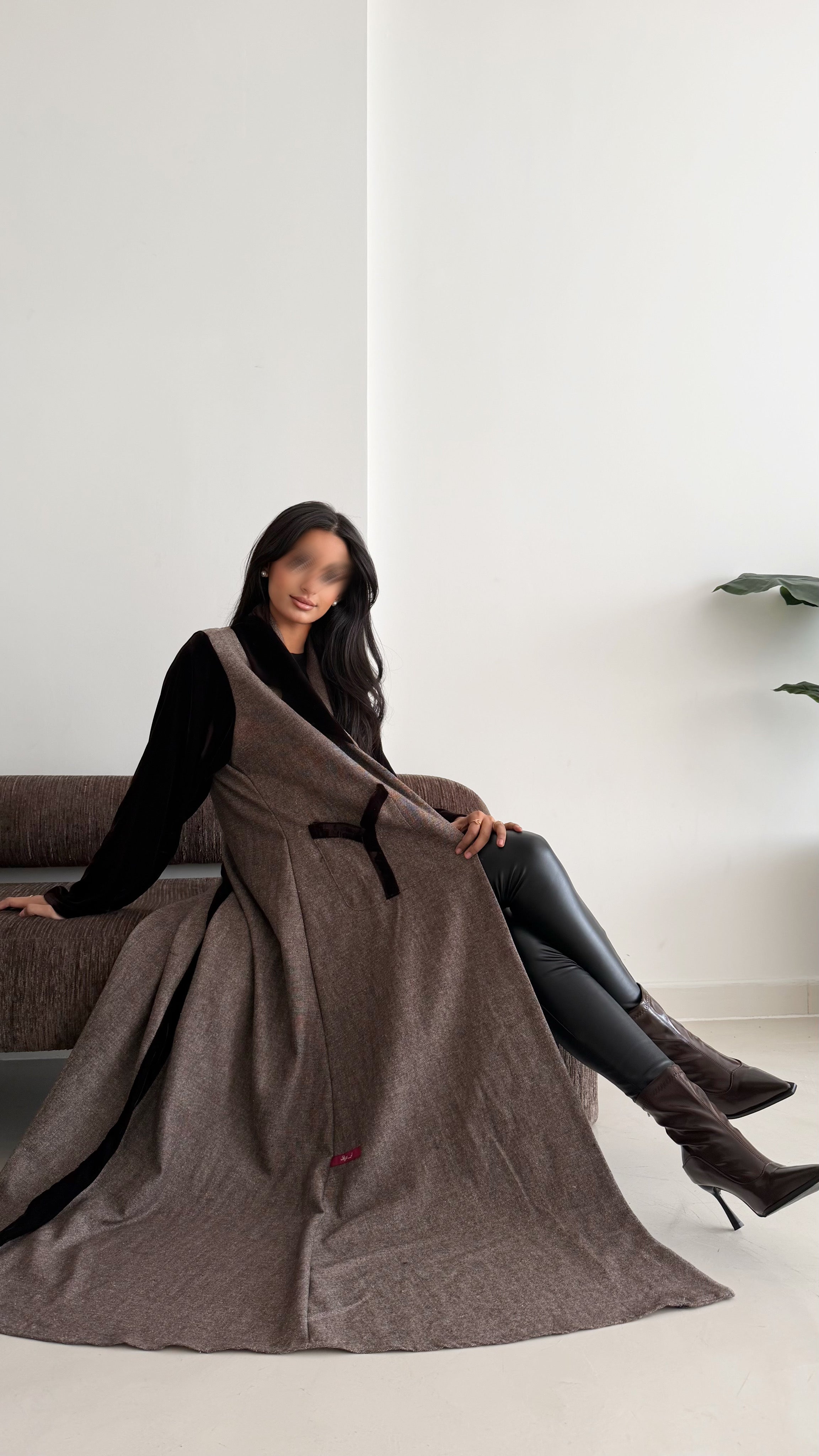 MWT818 - عباية مخمل بتدخيلة لنن|Velvet Linen Blazer Abaya - Aya