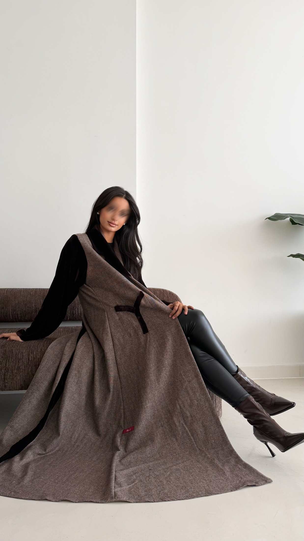 MWT818 - عباية مخمل بتدخيلة لنن|Velvet Linen Blazer Abaya - Aya