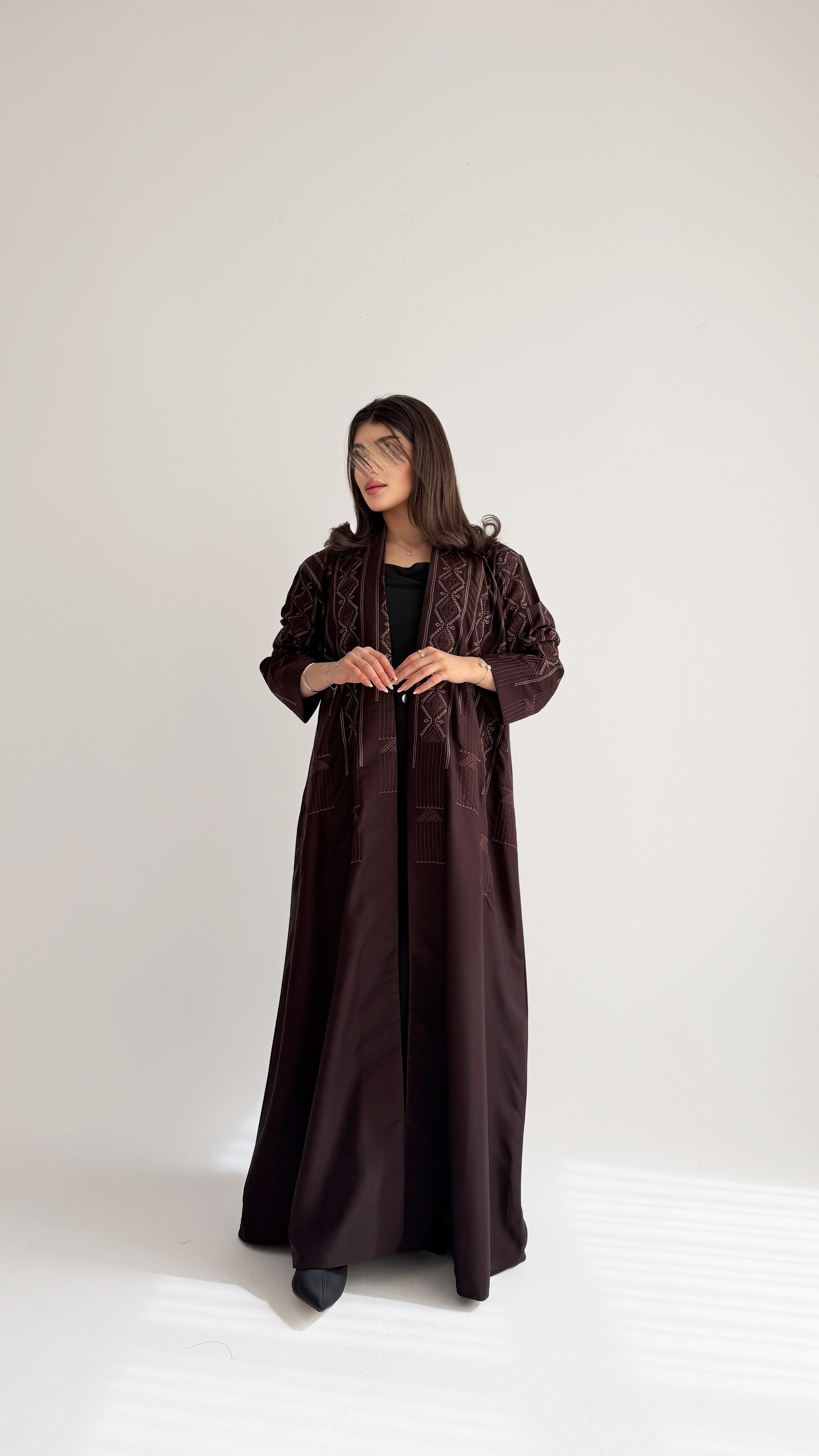 MWT1040 - عباية بني بتطريز - Aya